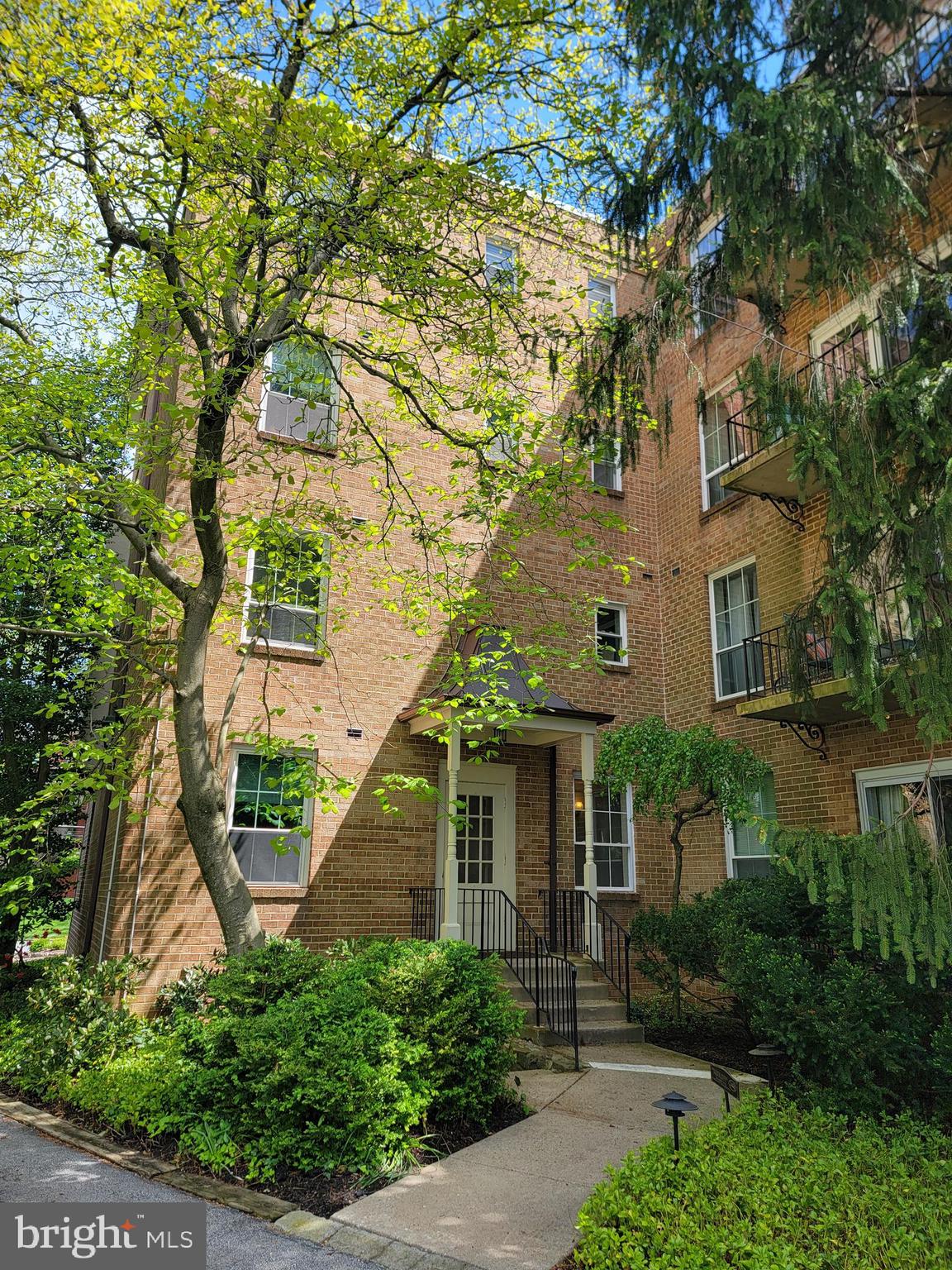 MANSARD HOUSE - Residential