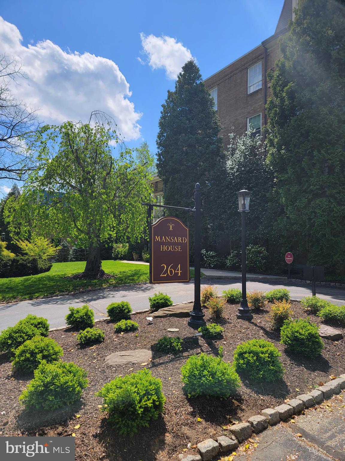 MANSARD HOUSE - Residential