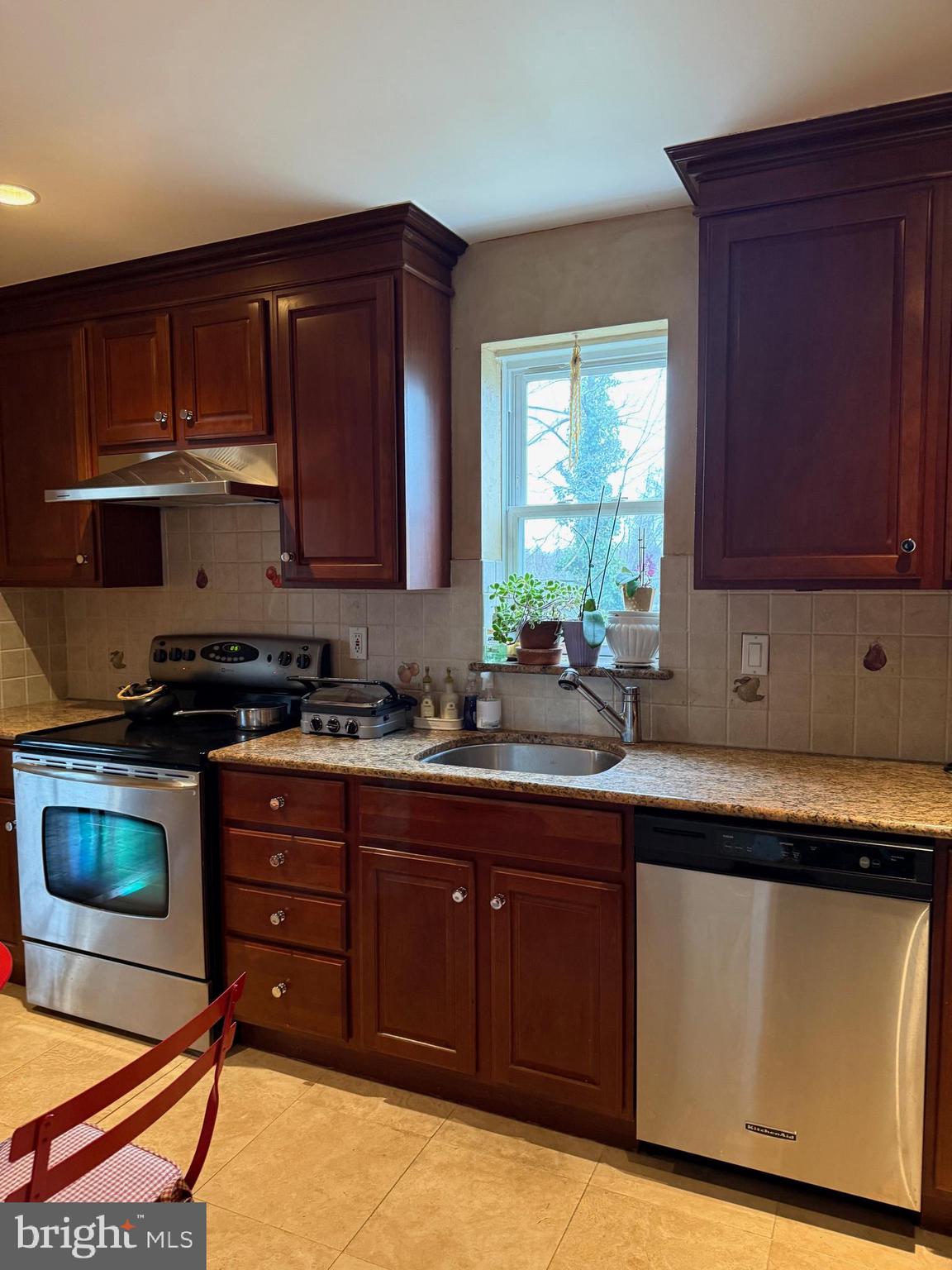 MANSARD HOUSE - Residential