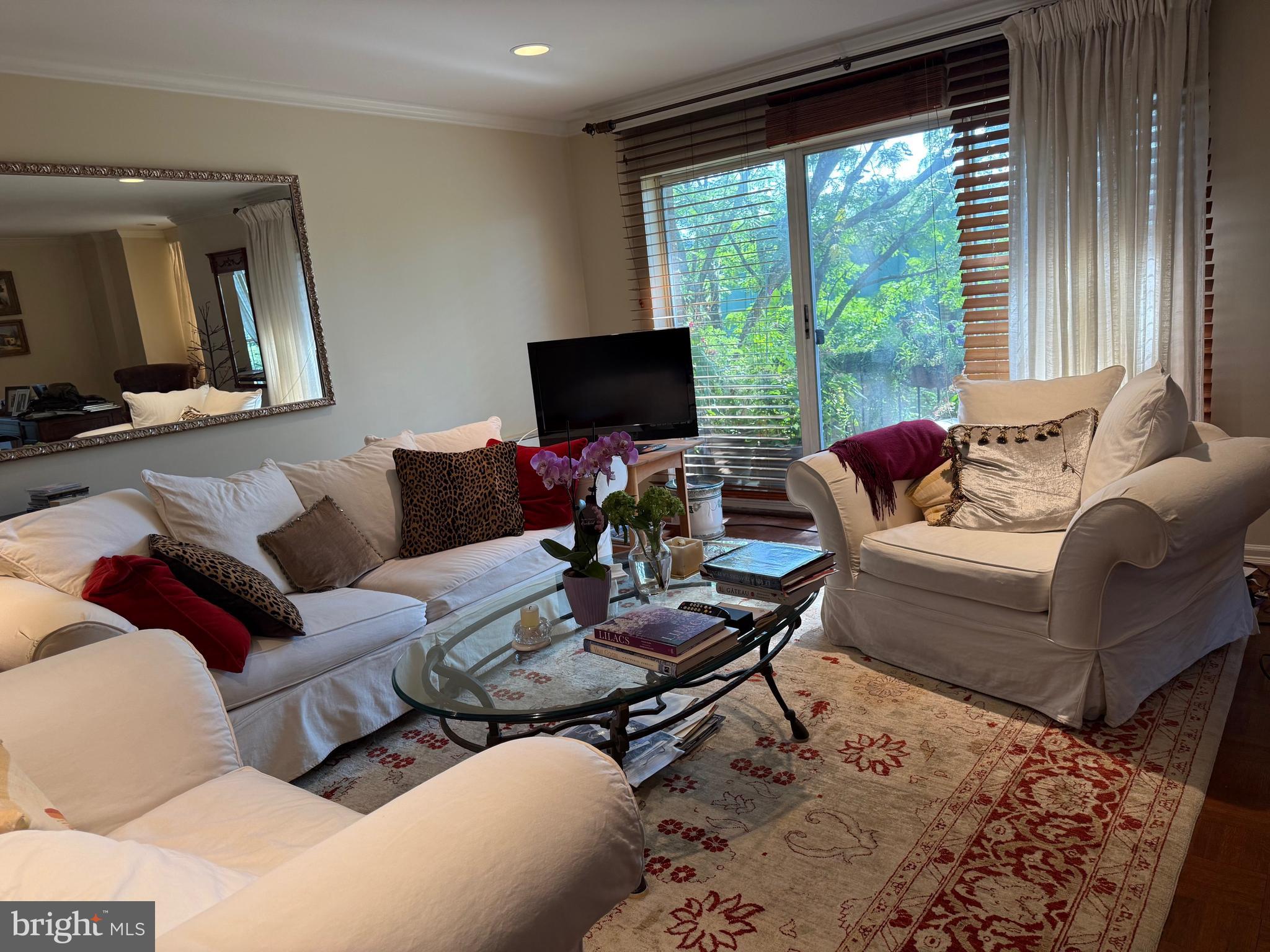 MANSARD HOUSE - Residential