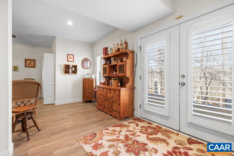 LAKE MONTICELLO - Residential