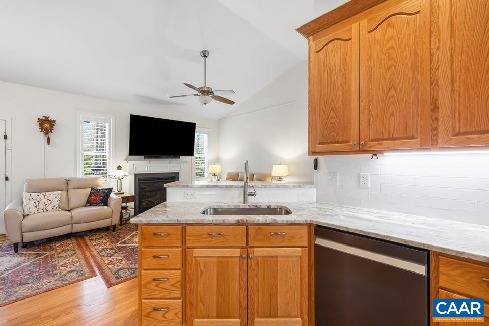 LAKE MONTICELLO - Residential