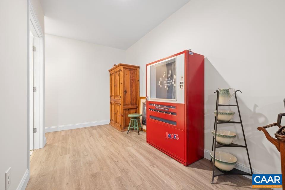 LAKE MONTICELLO - Residential