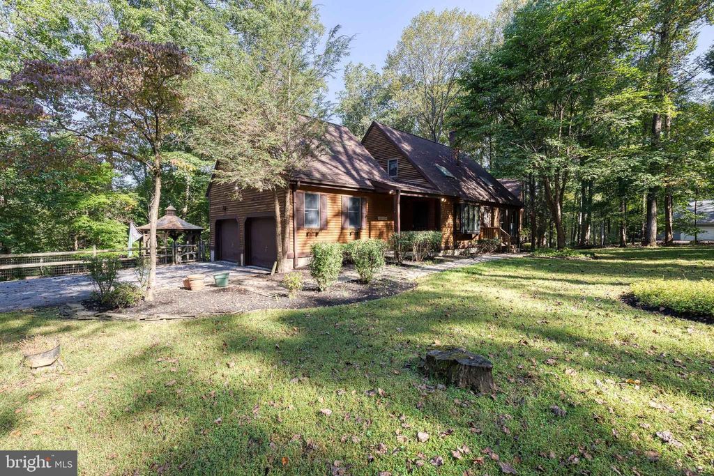 Photo of 12610 Timber Grove Road, REISTERSTOWN, MD 21136 (MLS # MDBC2144142)