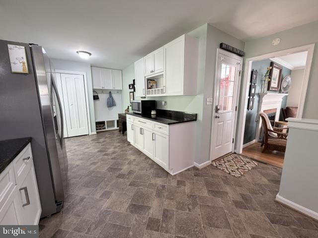 4 WOODBERRY COURT