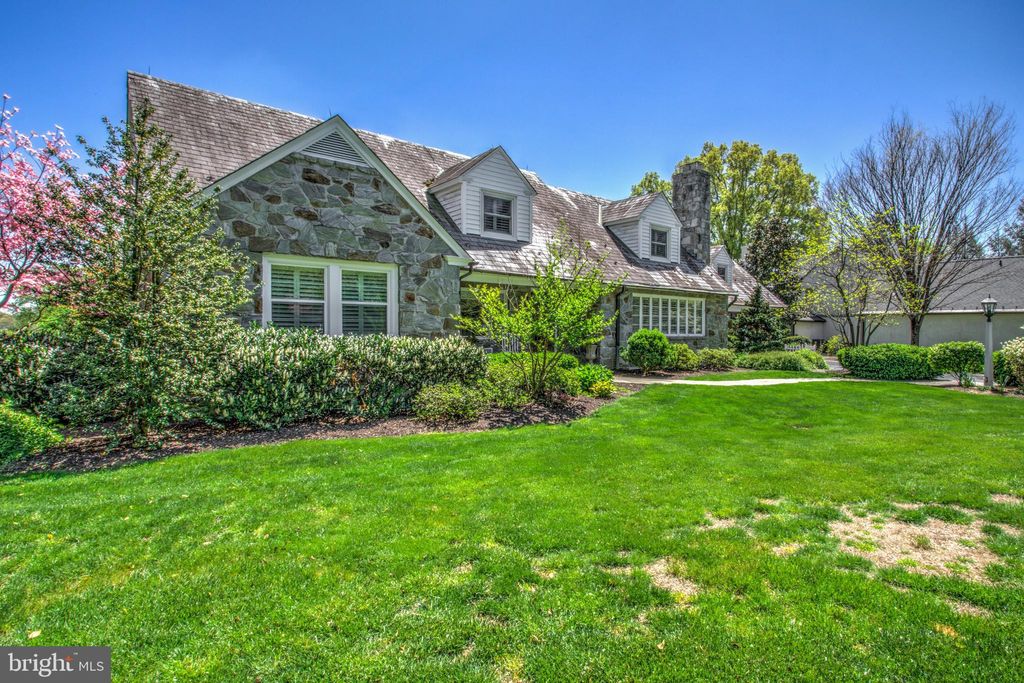 Photo of 1590 New Holland Pike, Lancaster, PA 17601 (MLS # PALA2050206)