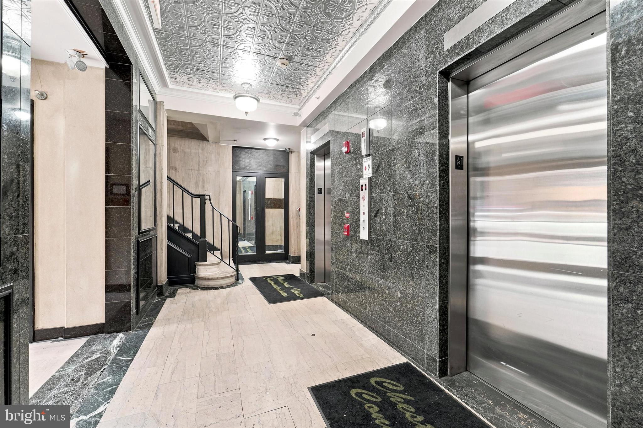 1939 CHESTNUT STREET 8B