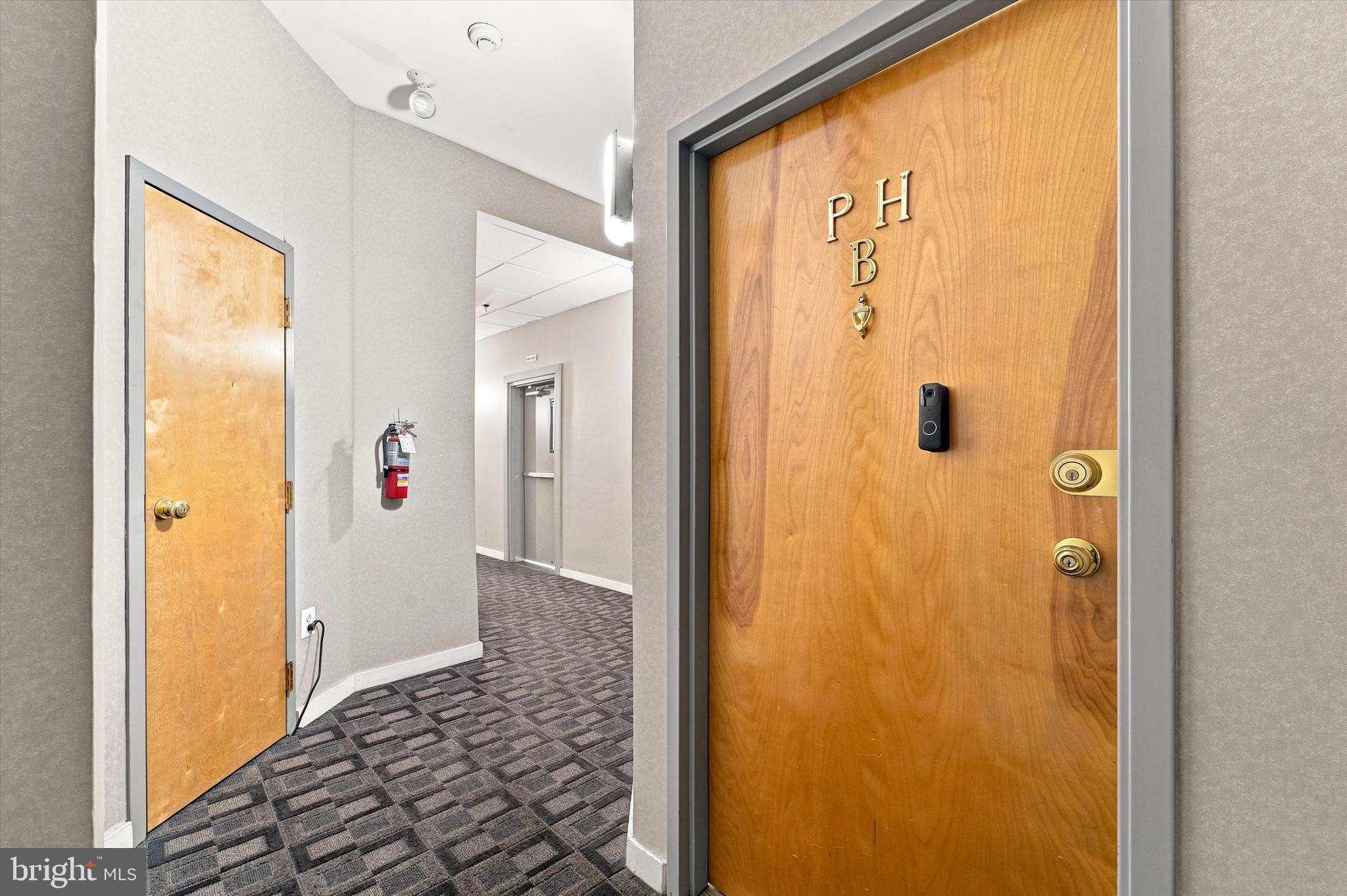 1939 CHESTNUT STREET 8B