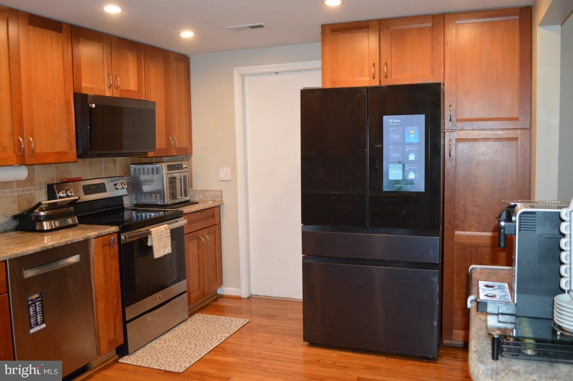 TOWNES OF MOOREFIELD - Residential