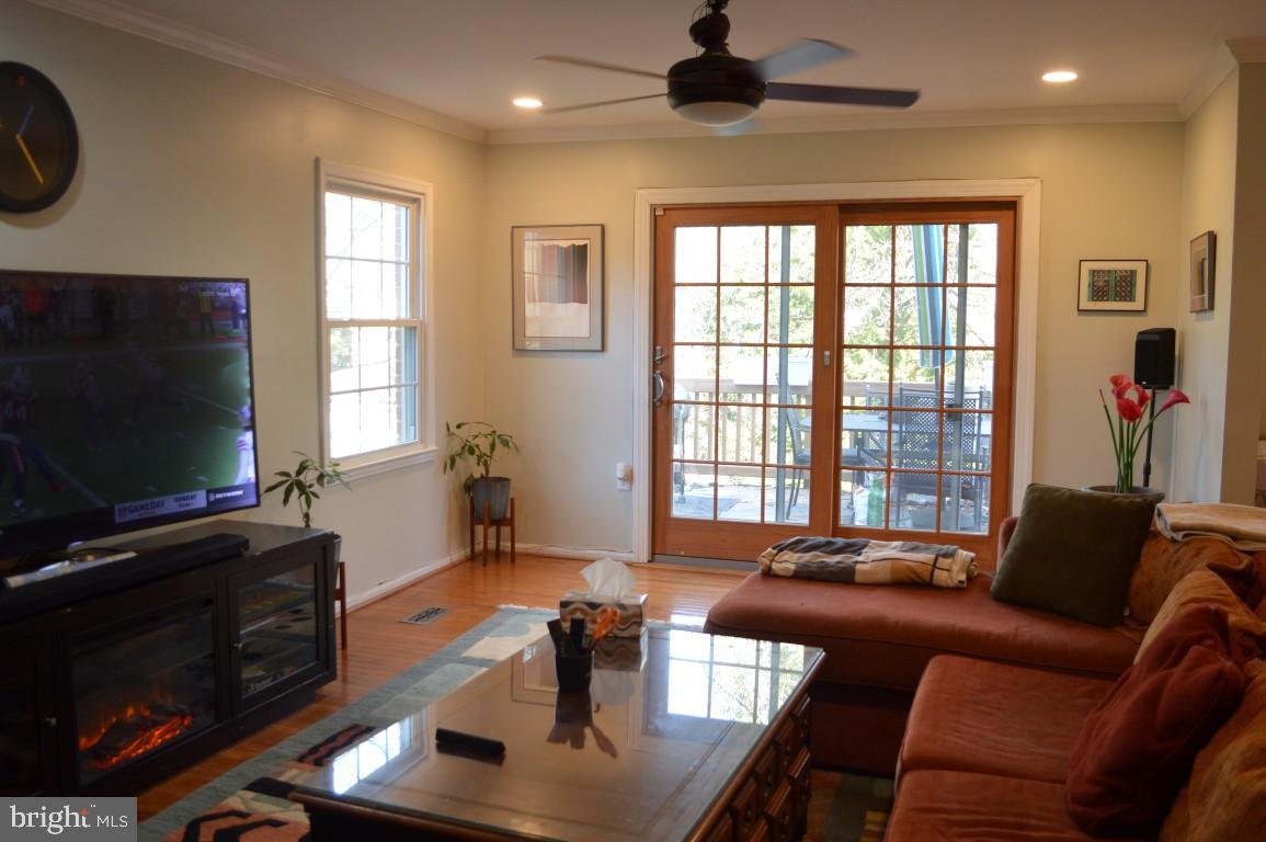 TOWNES OF MOOREFIELD - Residential