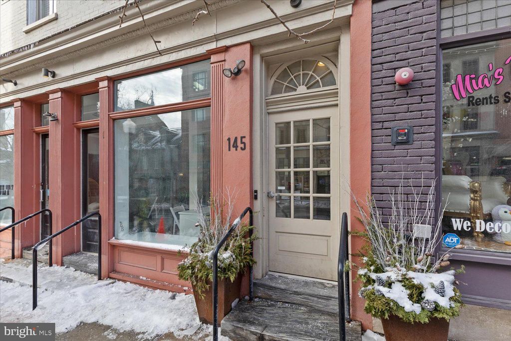 Photo of 145 E King Street #302, Lancaster, PA 17602 (MLS # PALA2046076)