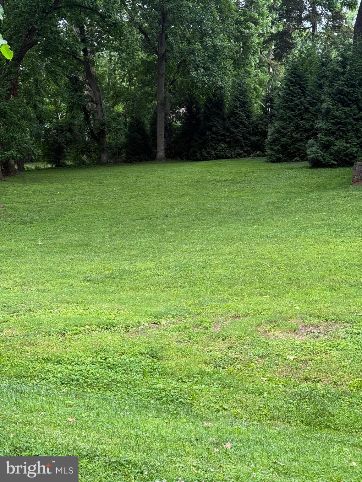 3809 KENILWORTH DRIVEWAY