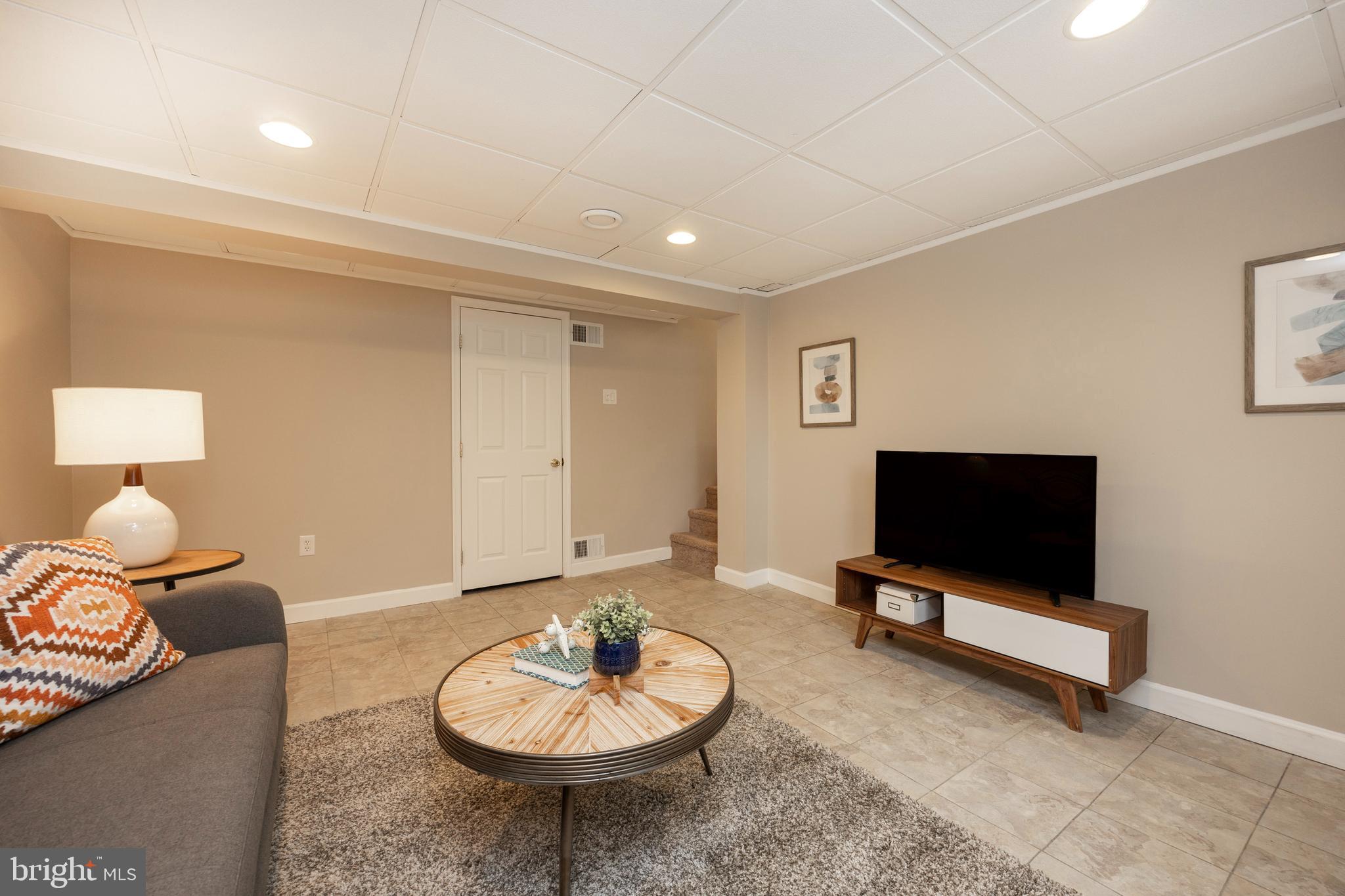 REEVES WAY - Residential