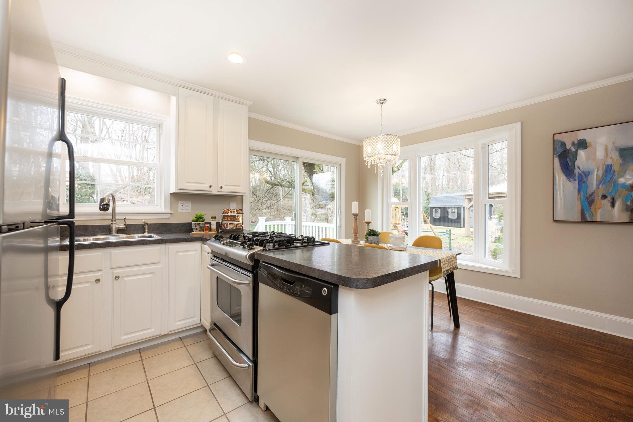 REEVES WAY - Residential