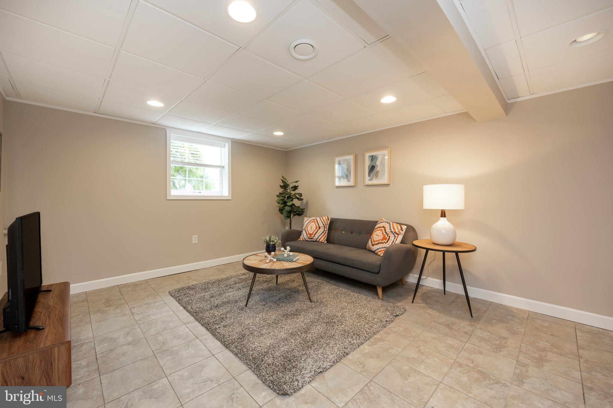 REEVES WAY - Residential