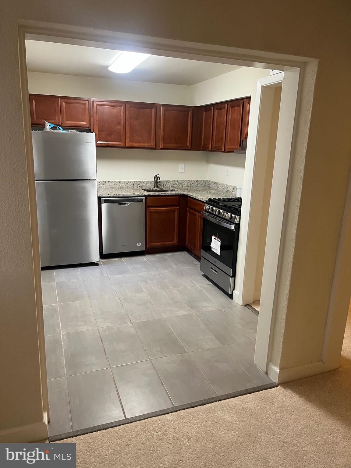 SHADOW OAKS - Residential Lease