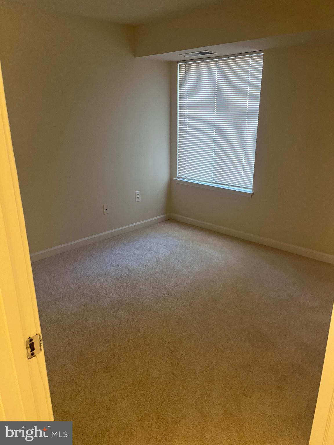 SHADOW OAKS - Residential Lease