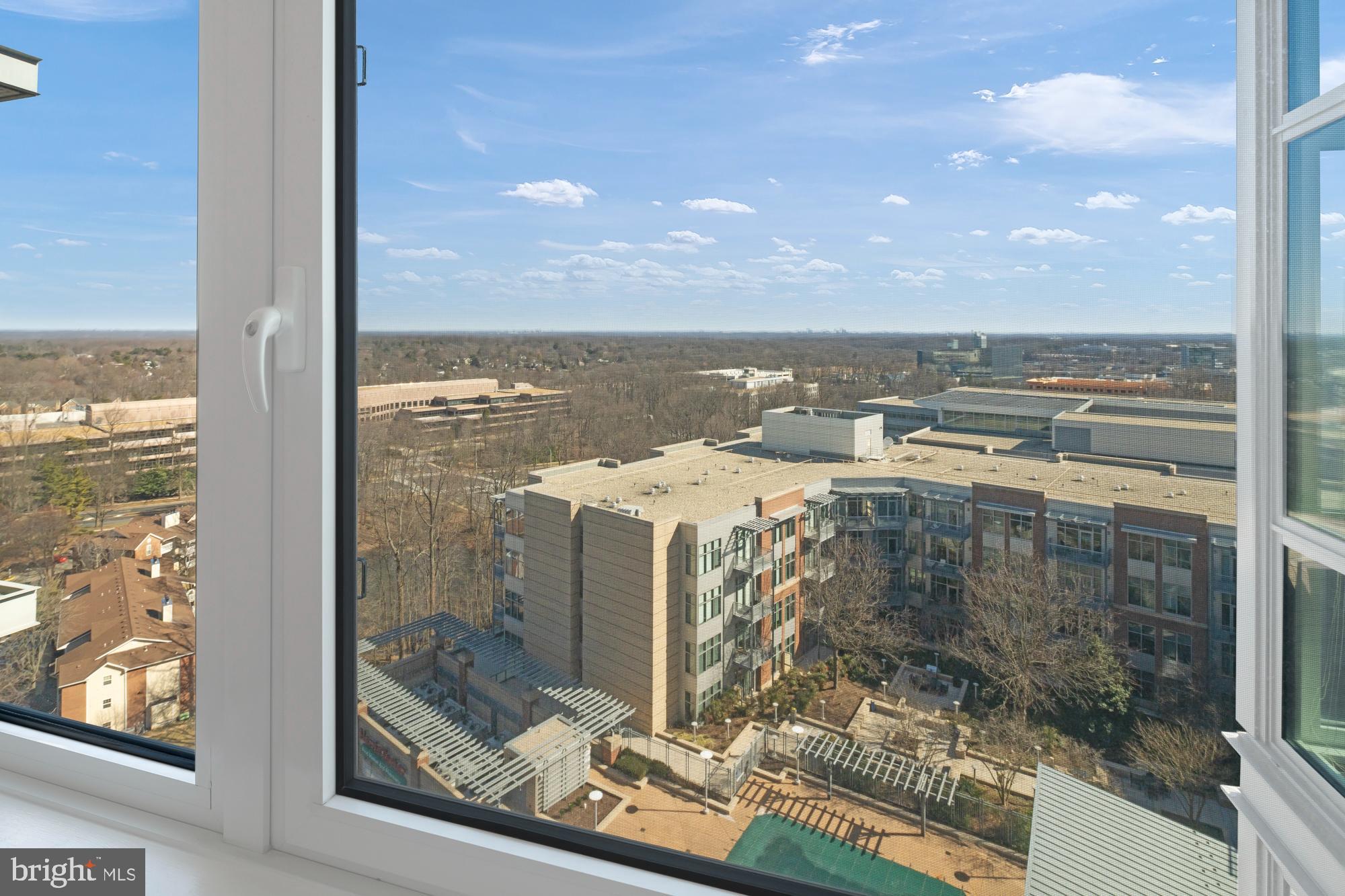 ONE PARK CREST CONDOMINIUM - Residential