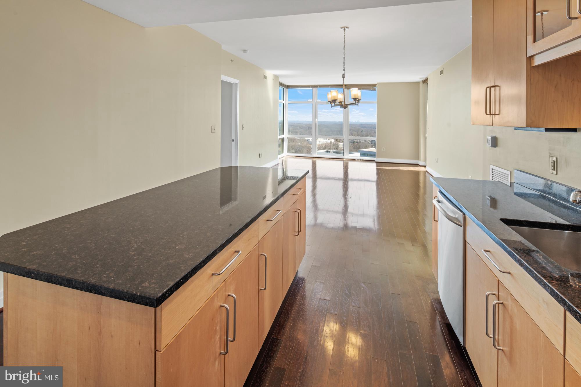 ONE PARK CREST CONDOMINIUM - Residential