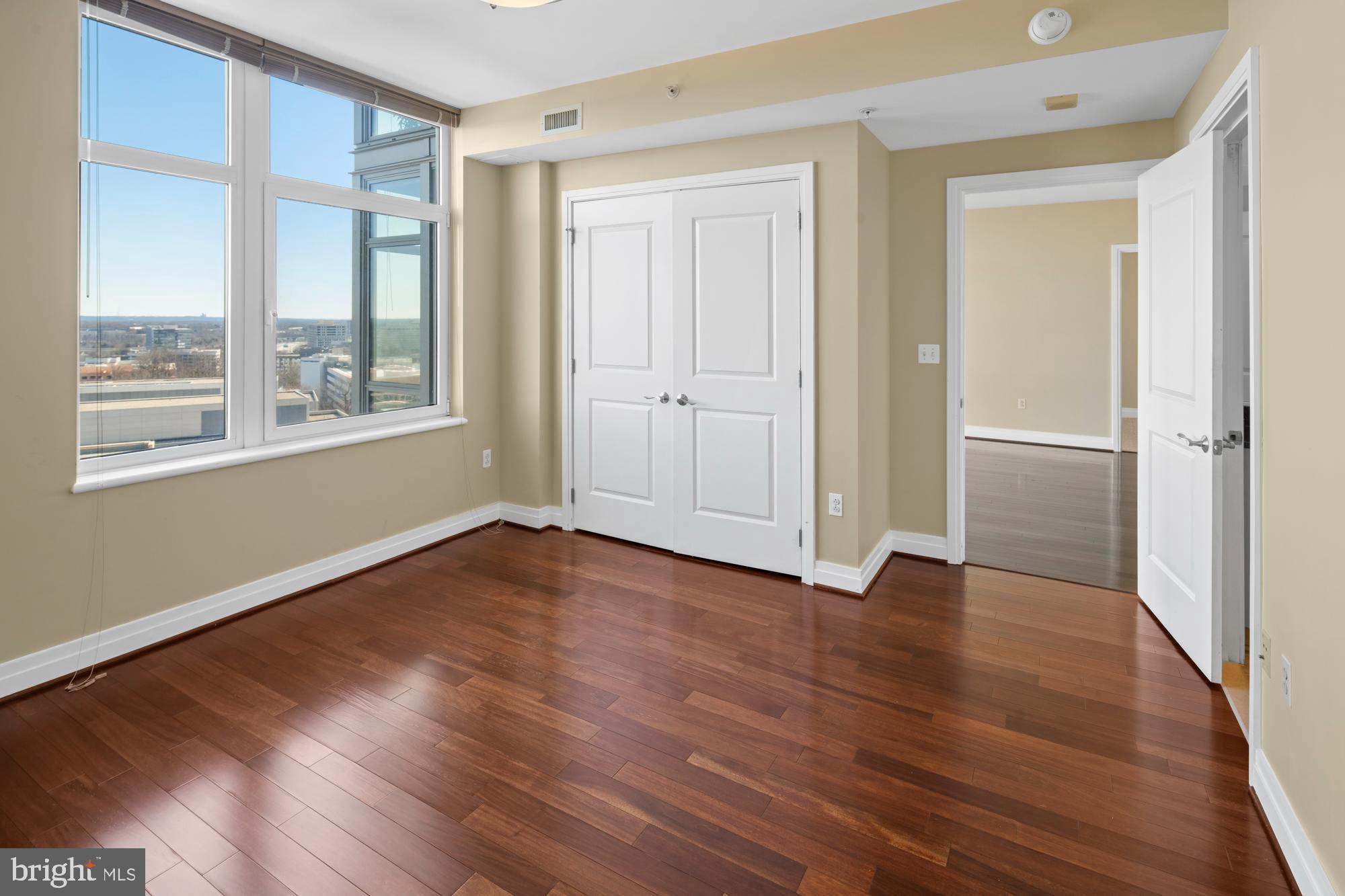 ONE PARK CREST CONDOMINIUM - Residential