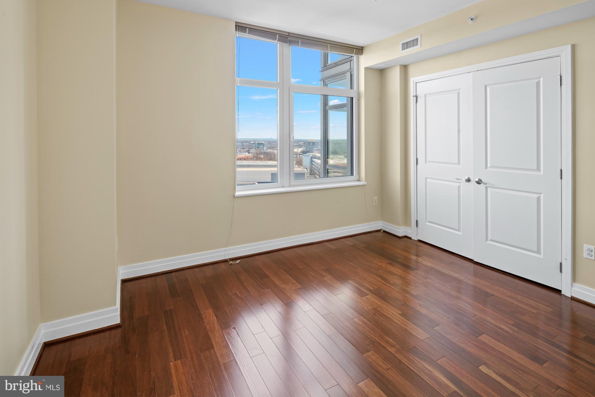 ONE PARK CREST CONDOMINIUM - Residential