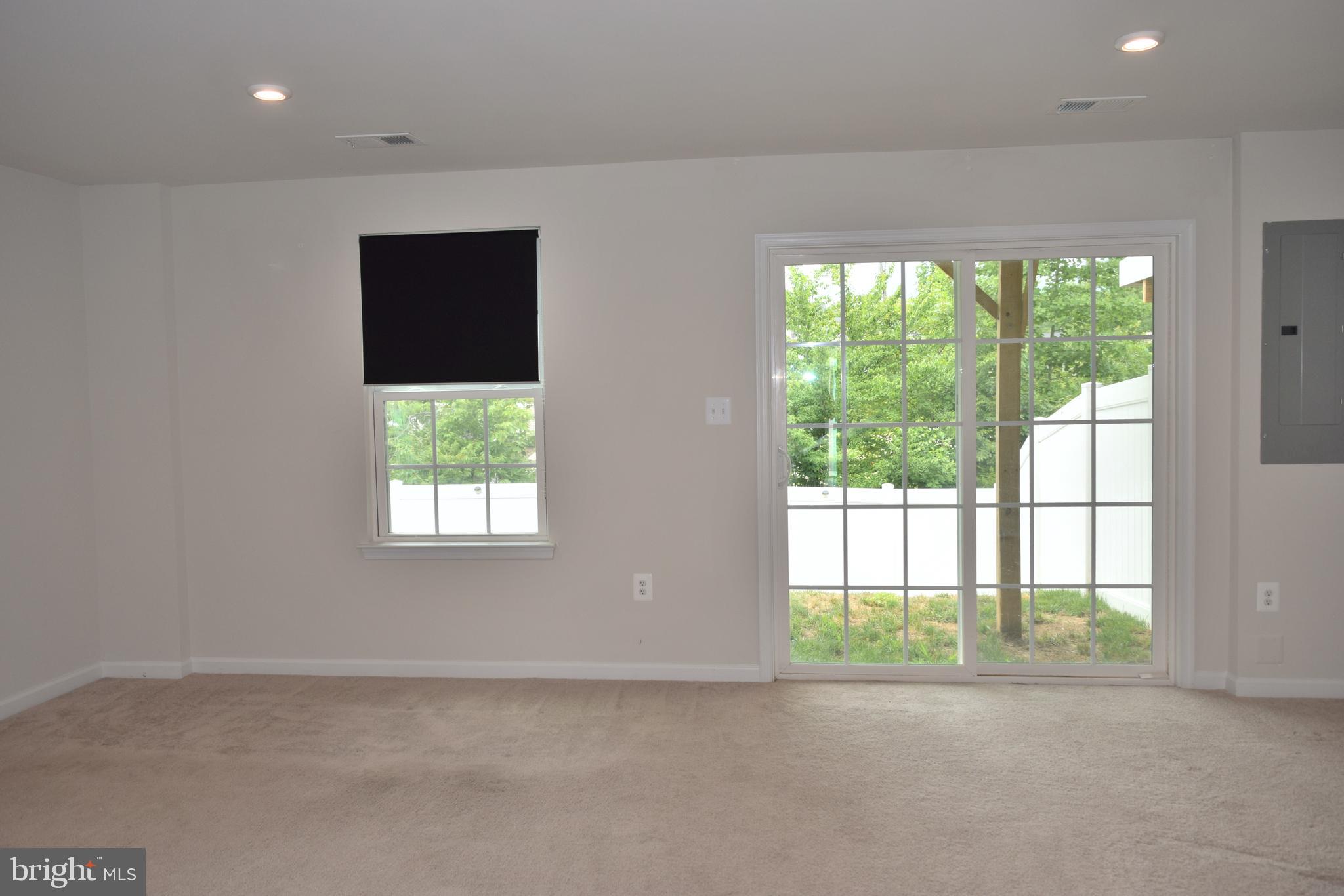 COURTHOUSE VILLAGE - Residential Lease