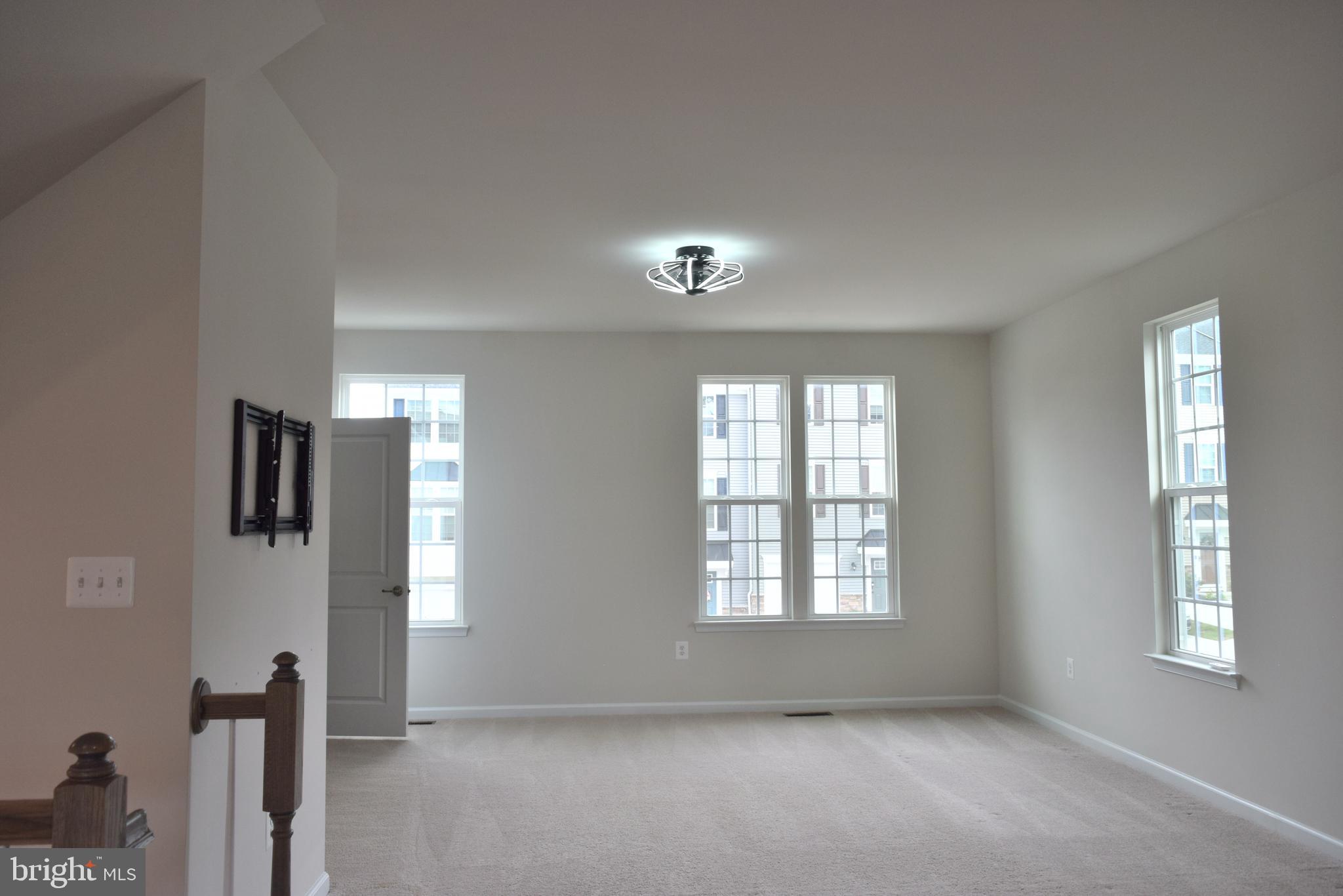 COURTHOUSE VILLAGE - Residential Lease