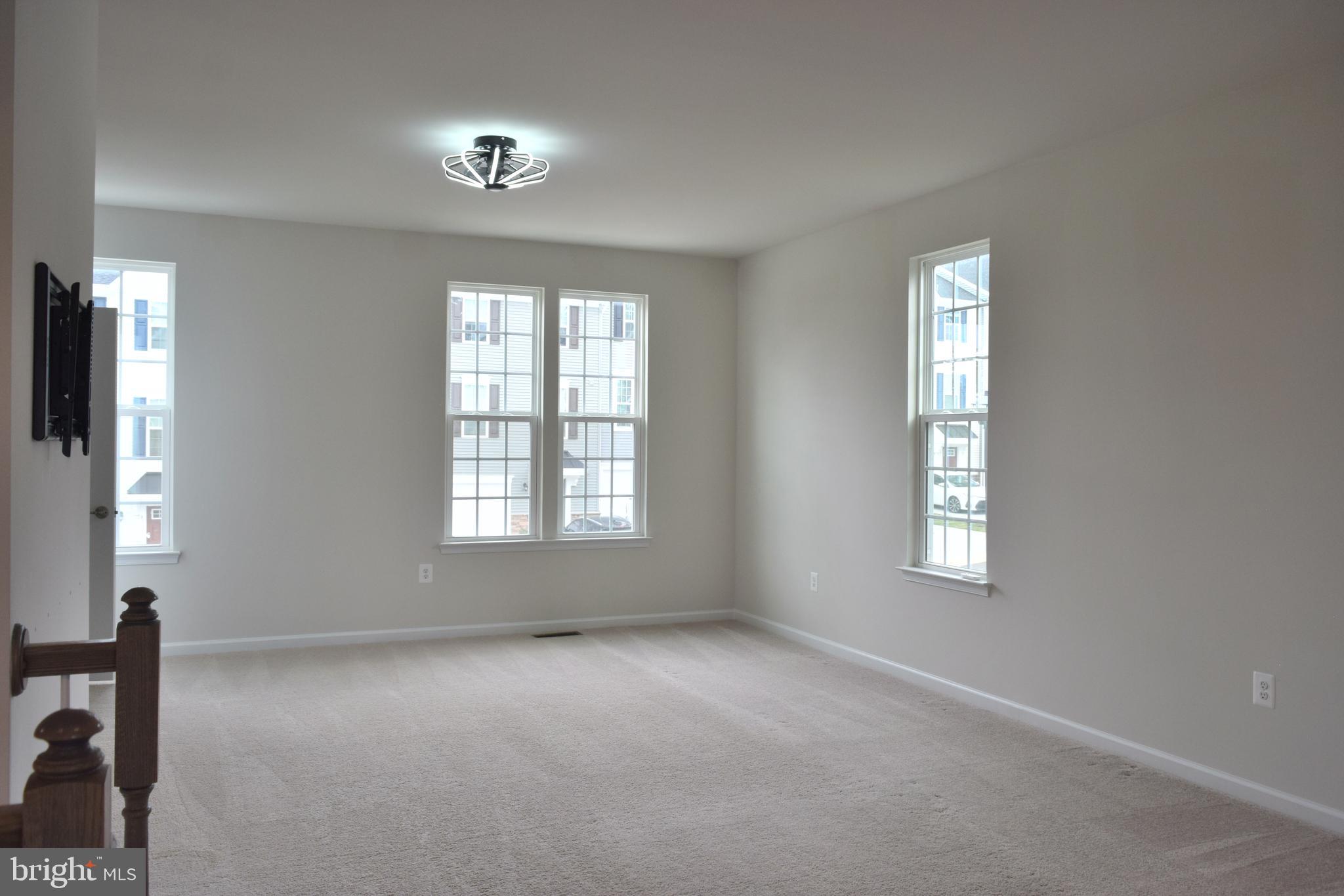 COURTHOUSE VILLAGE - Residential Lease