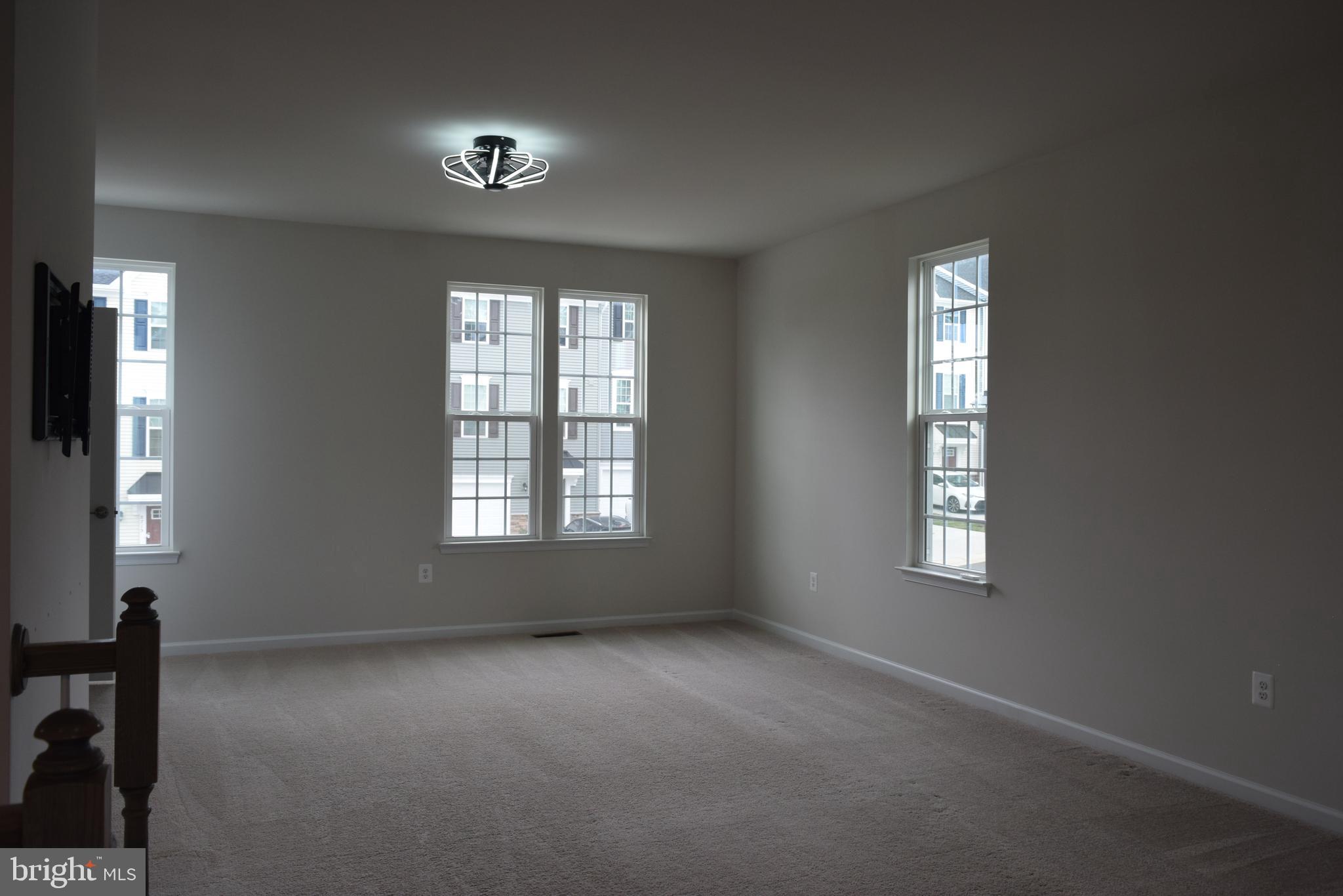 COURTHOUSE VILLAGE - Residential Lease