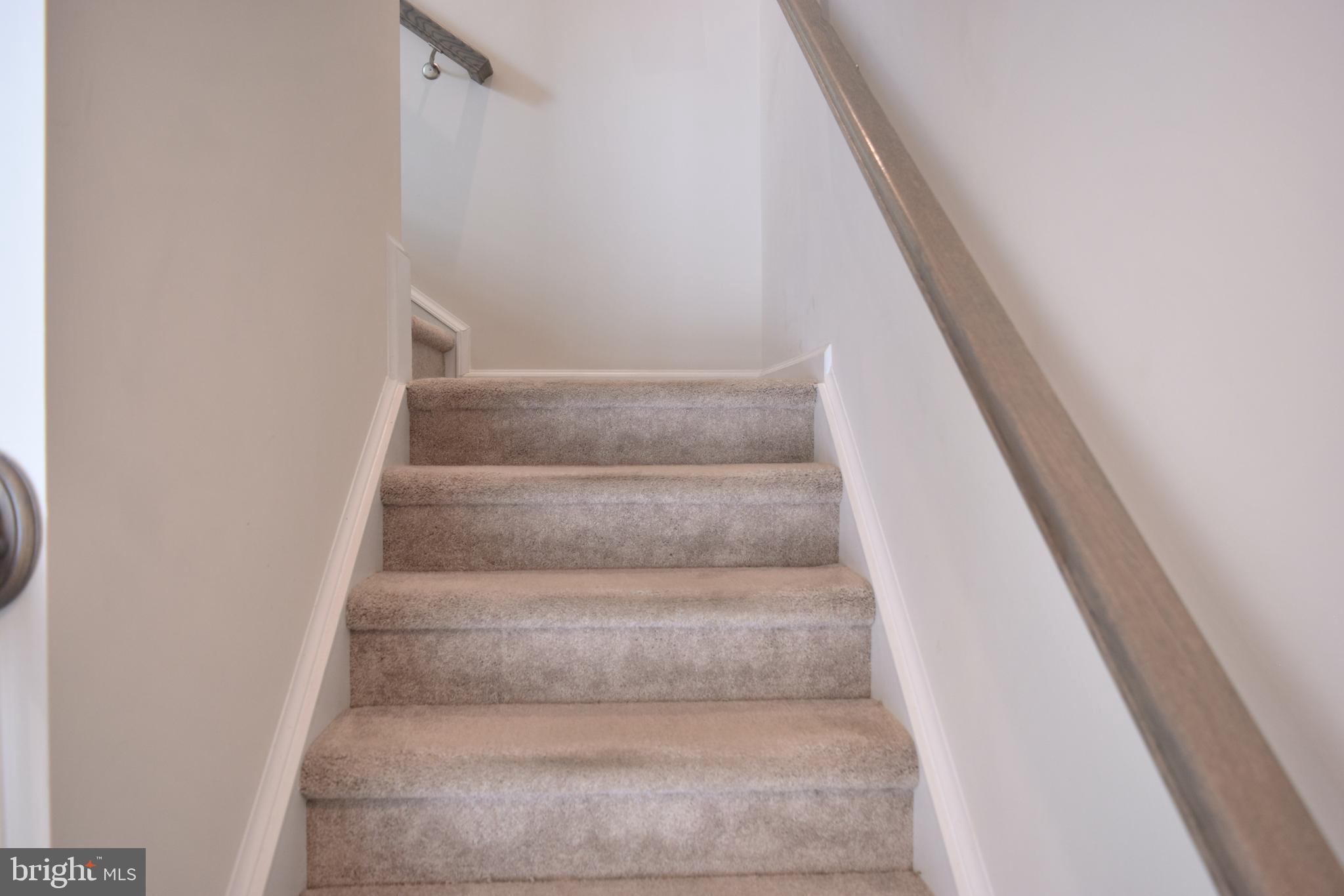 COURTHOUSE VILLAGE - Residential Lease