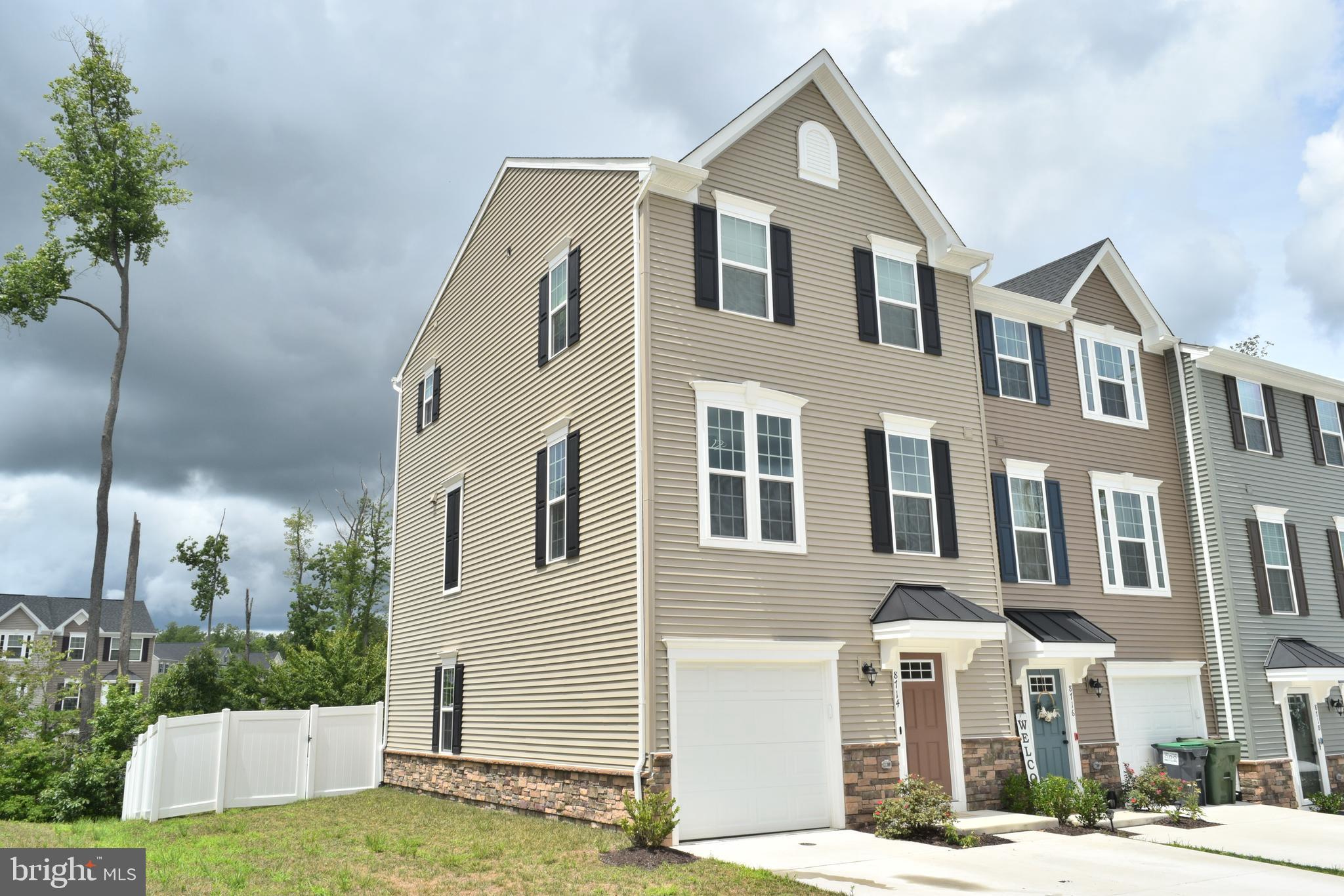 COURTHOUSE VILLAGE - Residential Lease