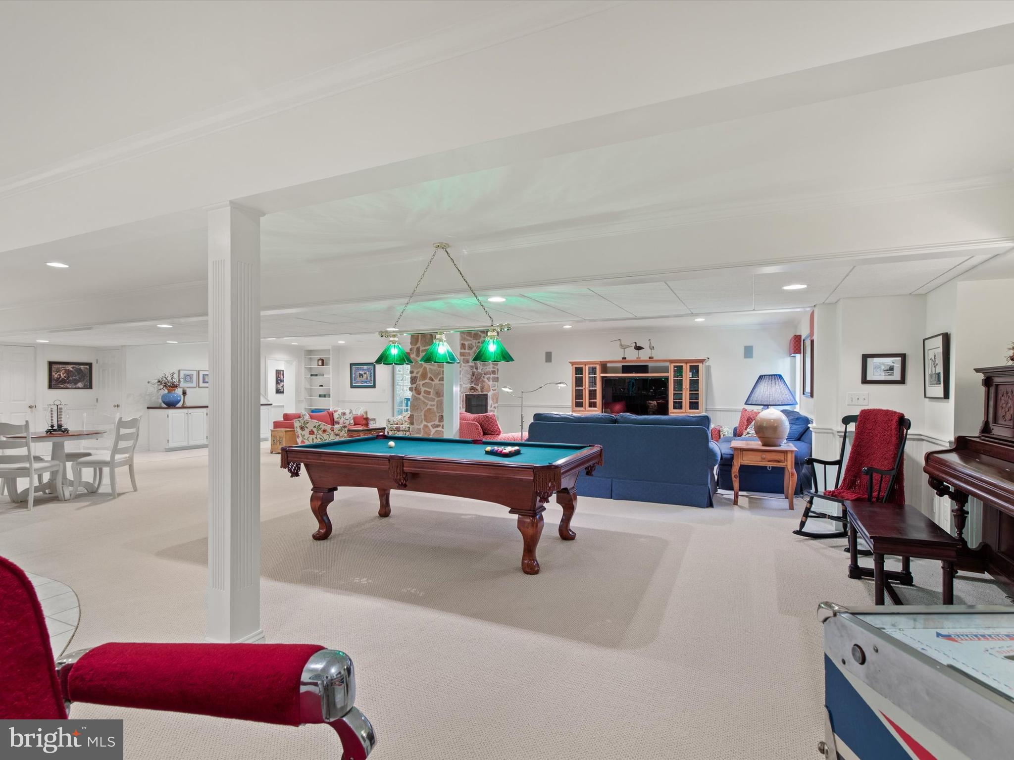 DEER CHASE - Residential