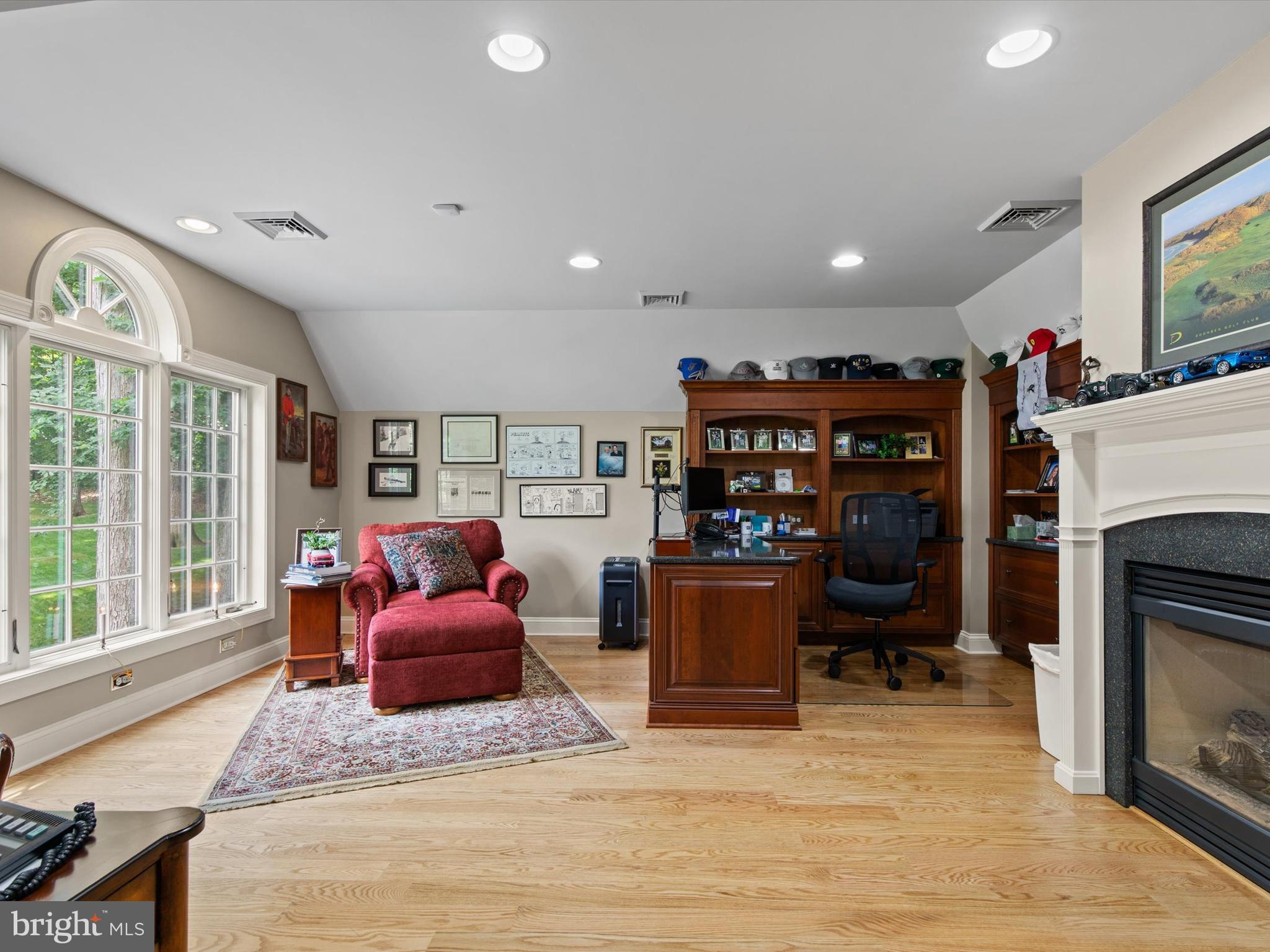 DEER CHASE - Residential