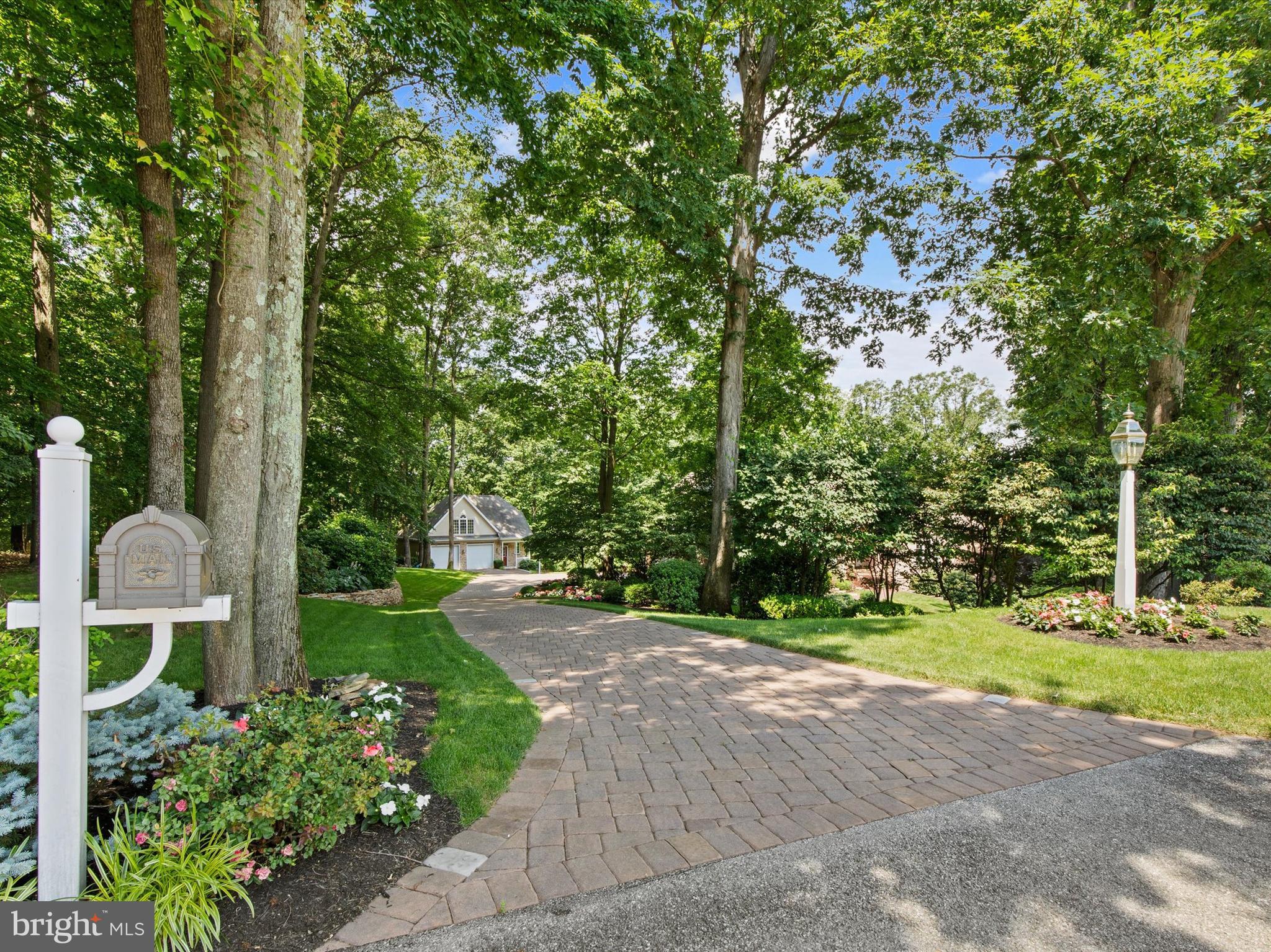 DEER CHASE - Residential