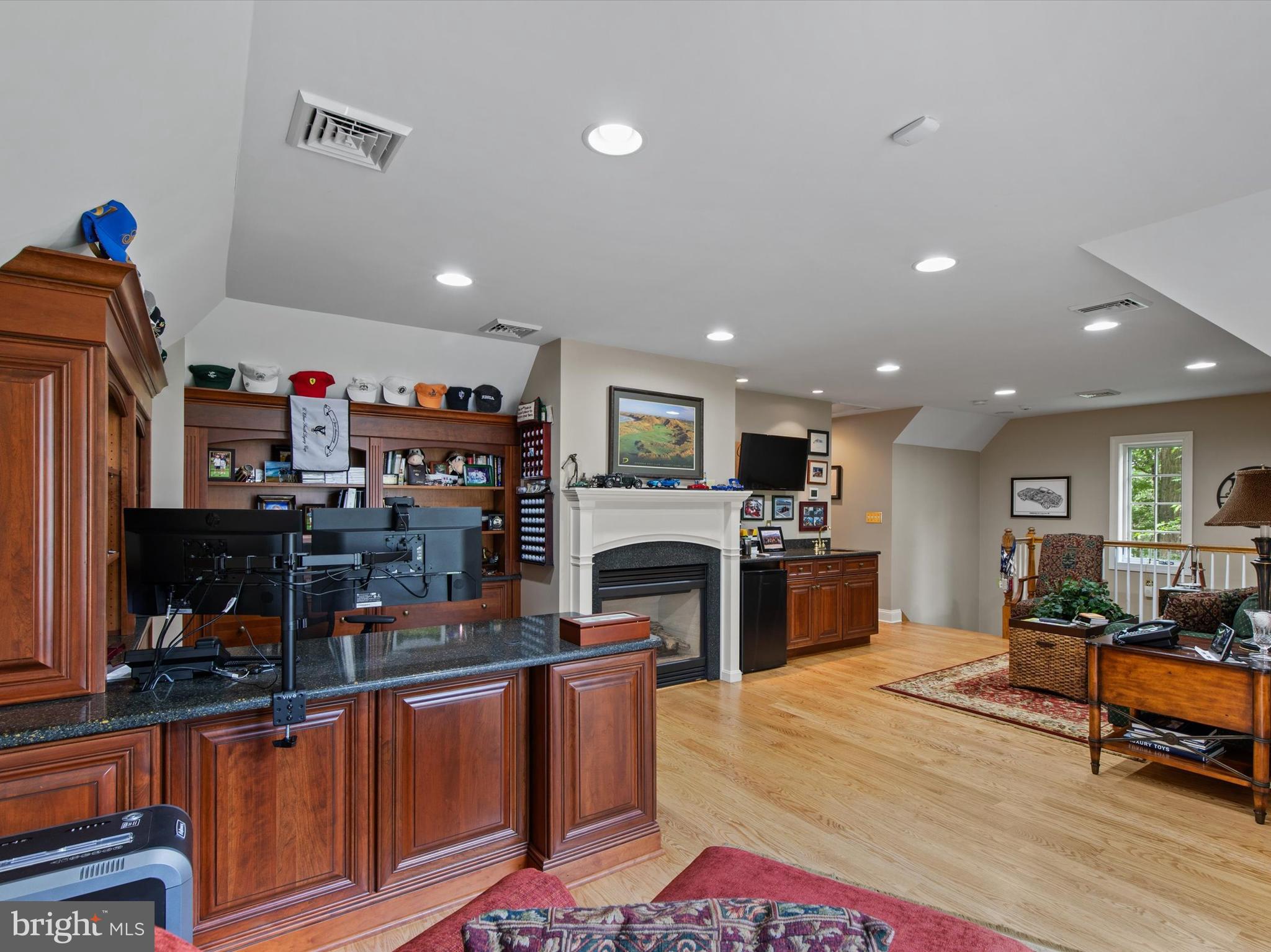 DEER CHASE - Residential