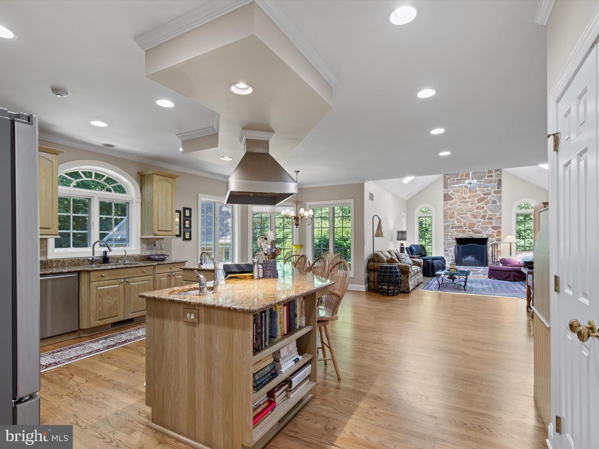 DEER CHASE - Residential