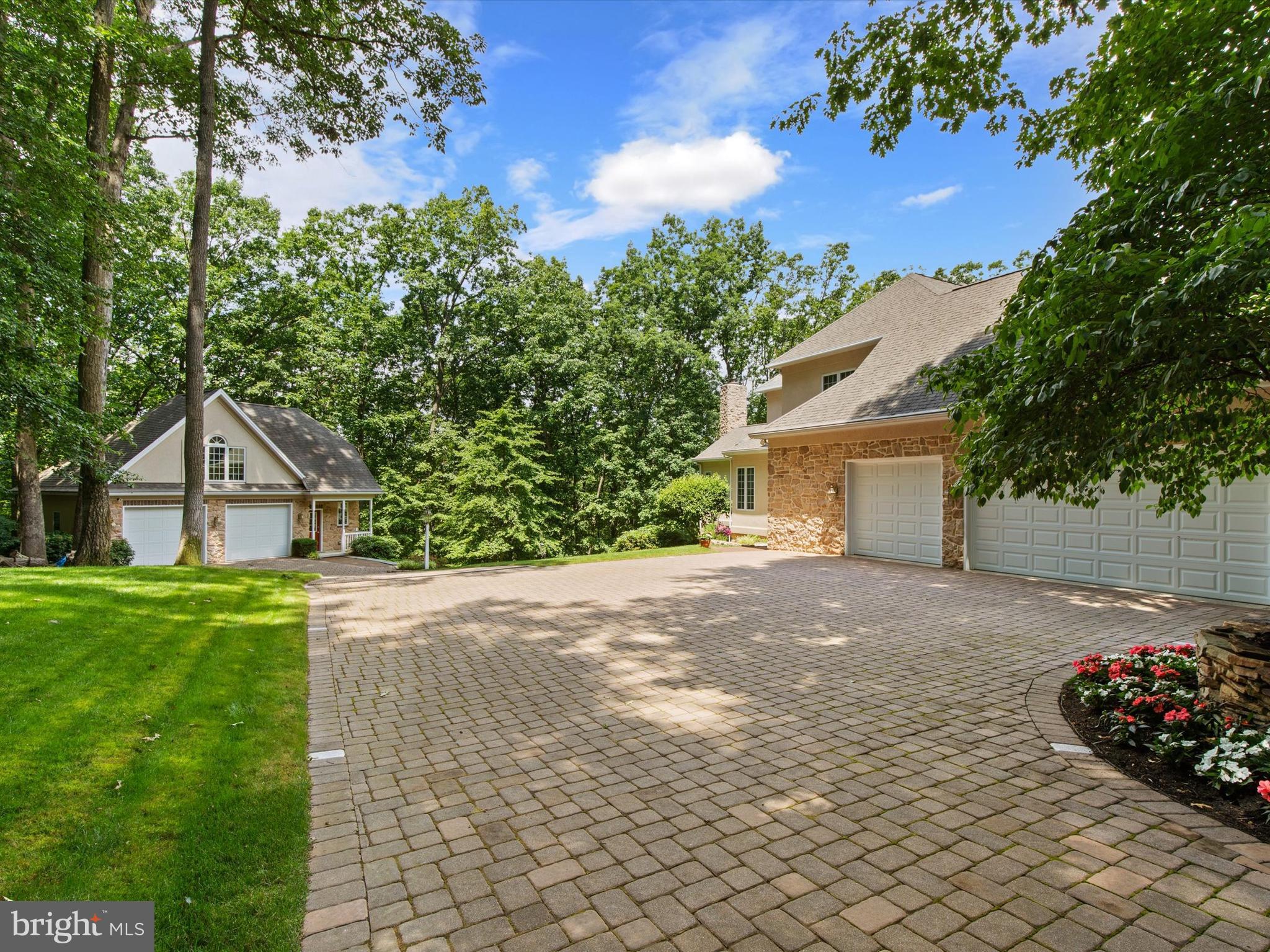 DEER CHASE - Residential