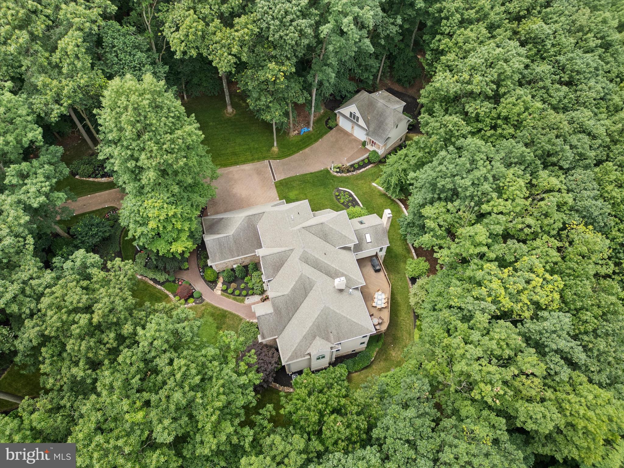 DEER CHASE - Residential