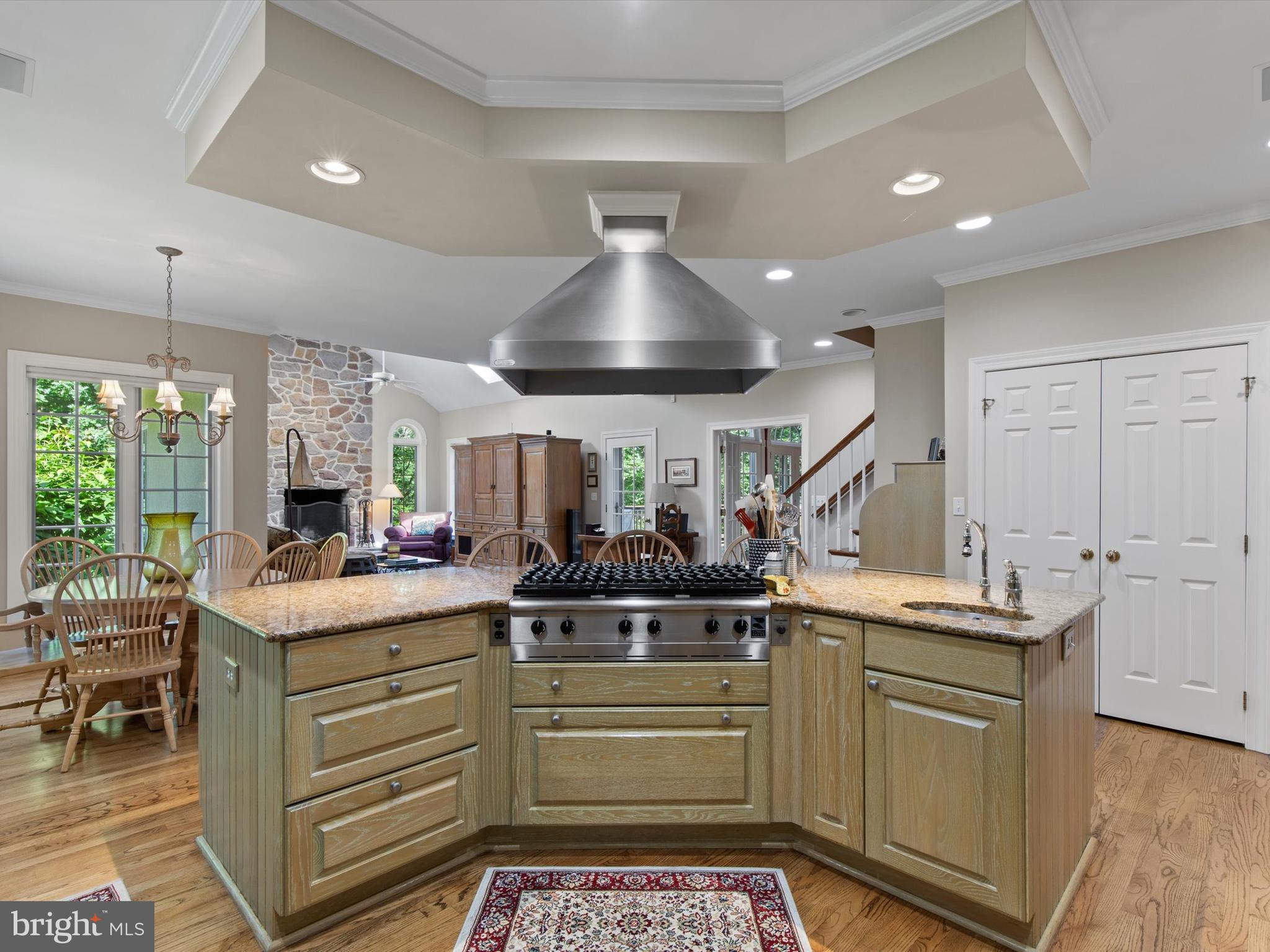 DEER CHASE - Residential