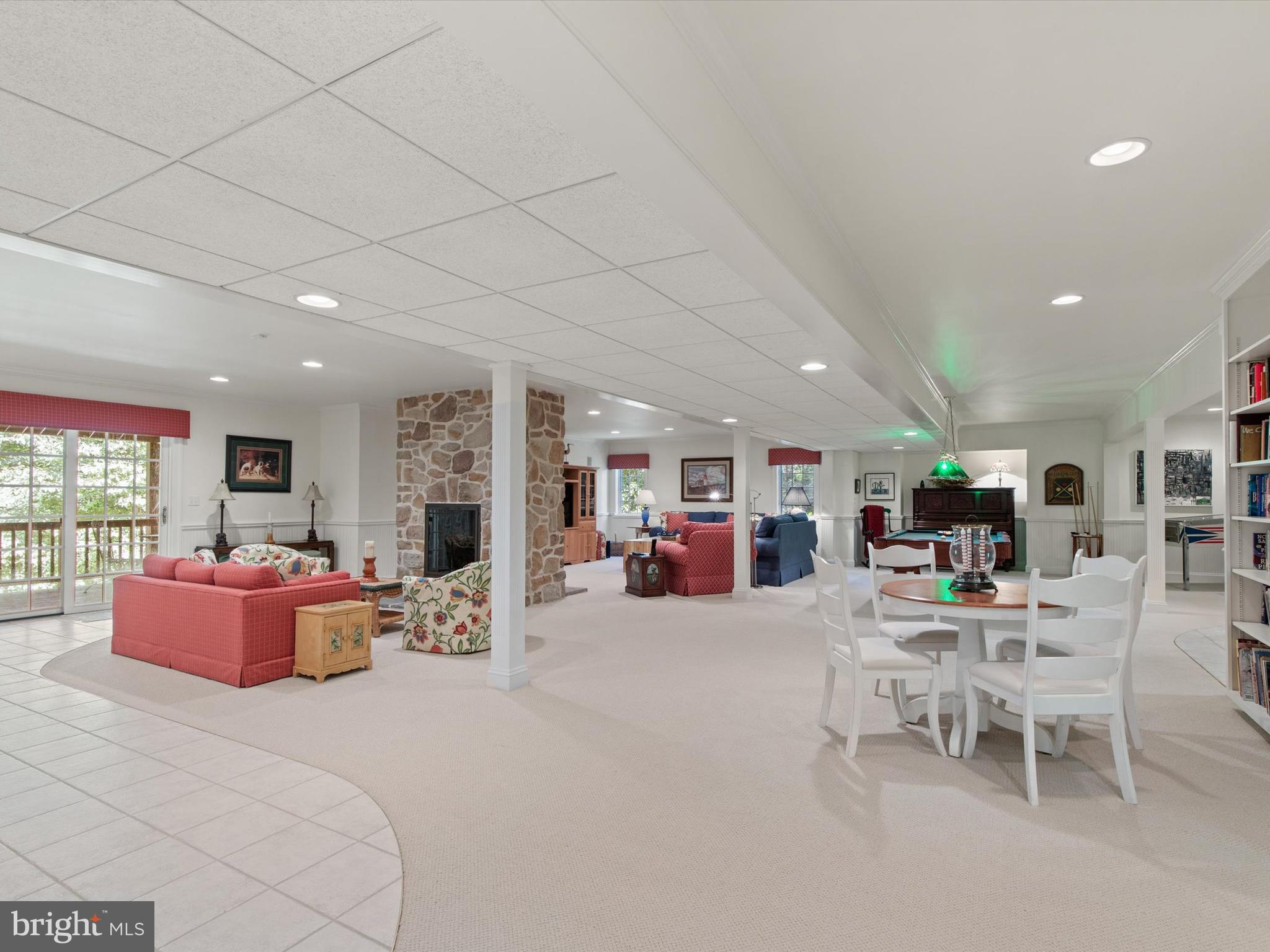 DEER CHASE - Residential