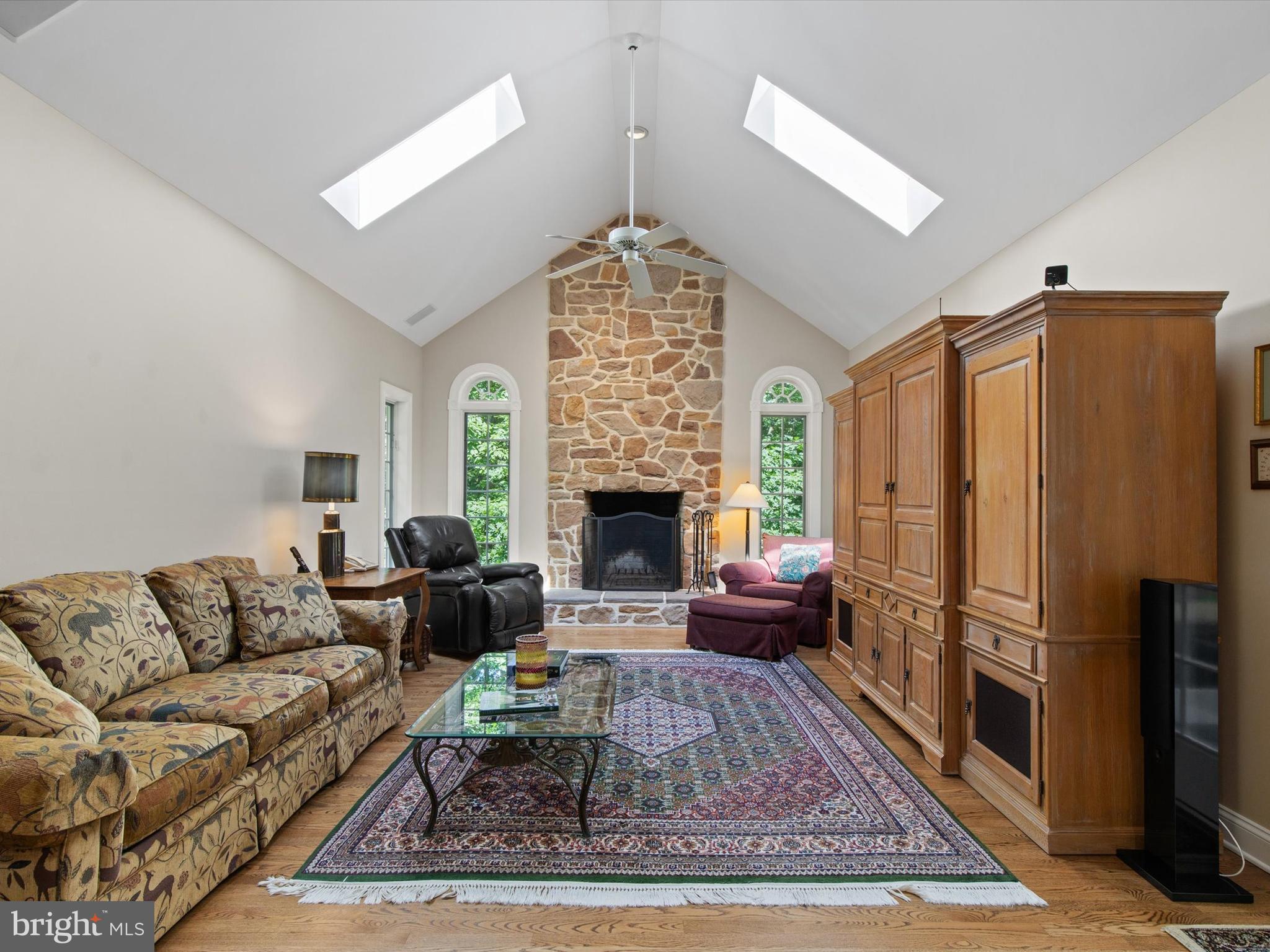 DEER CHASE - Residential