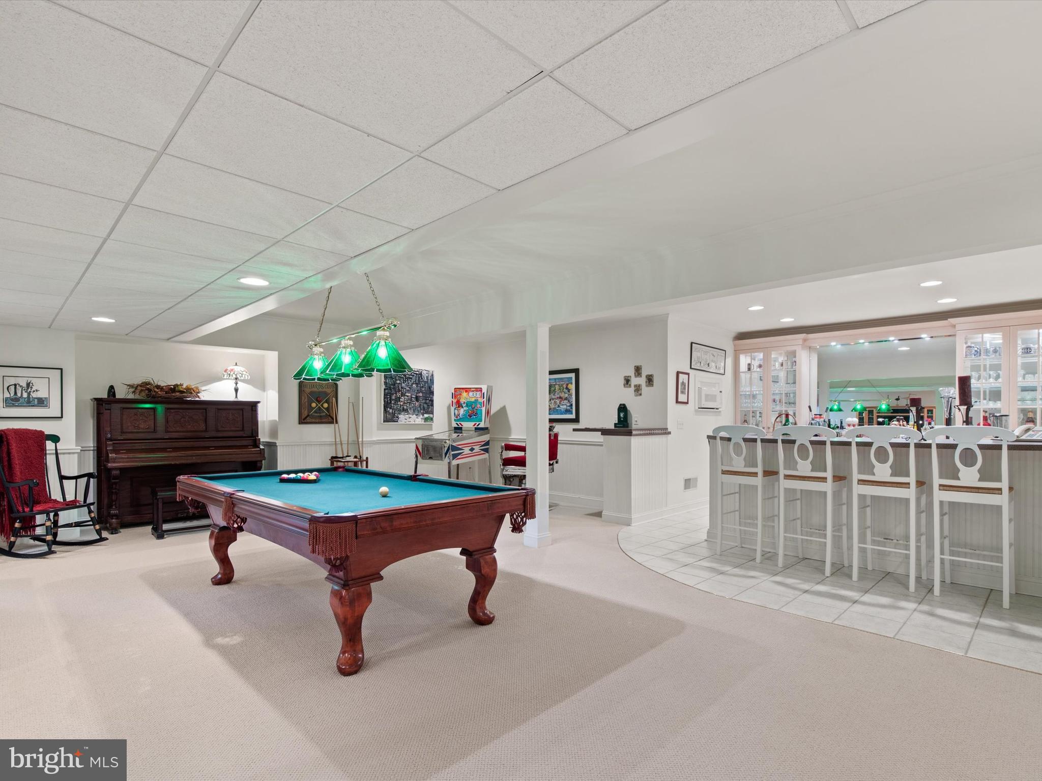 DEER CHASE - Residential