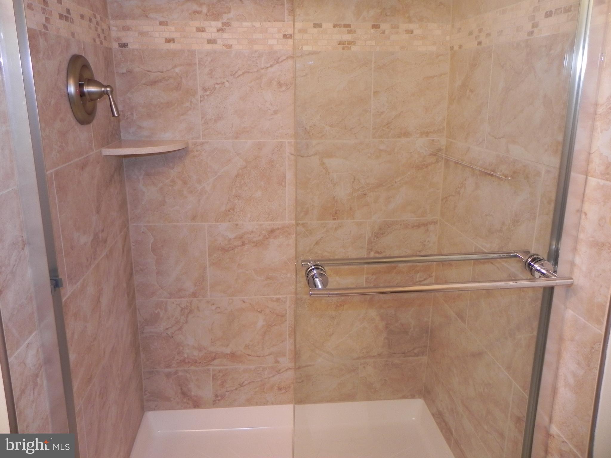 GLENHARDIE - Residential Lease