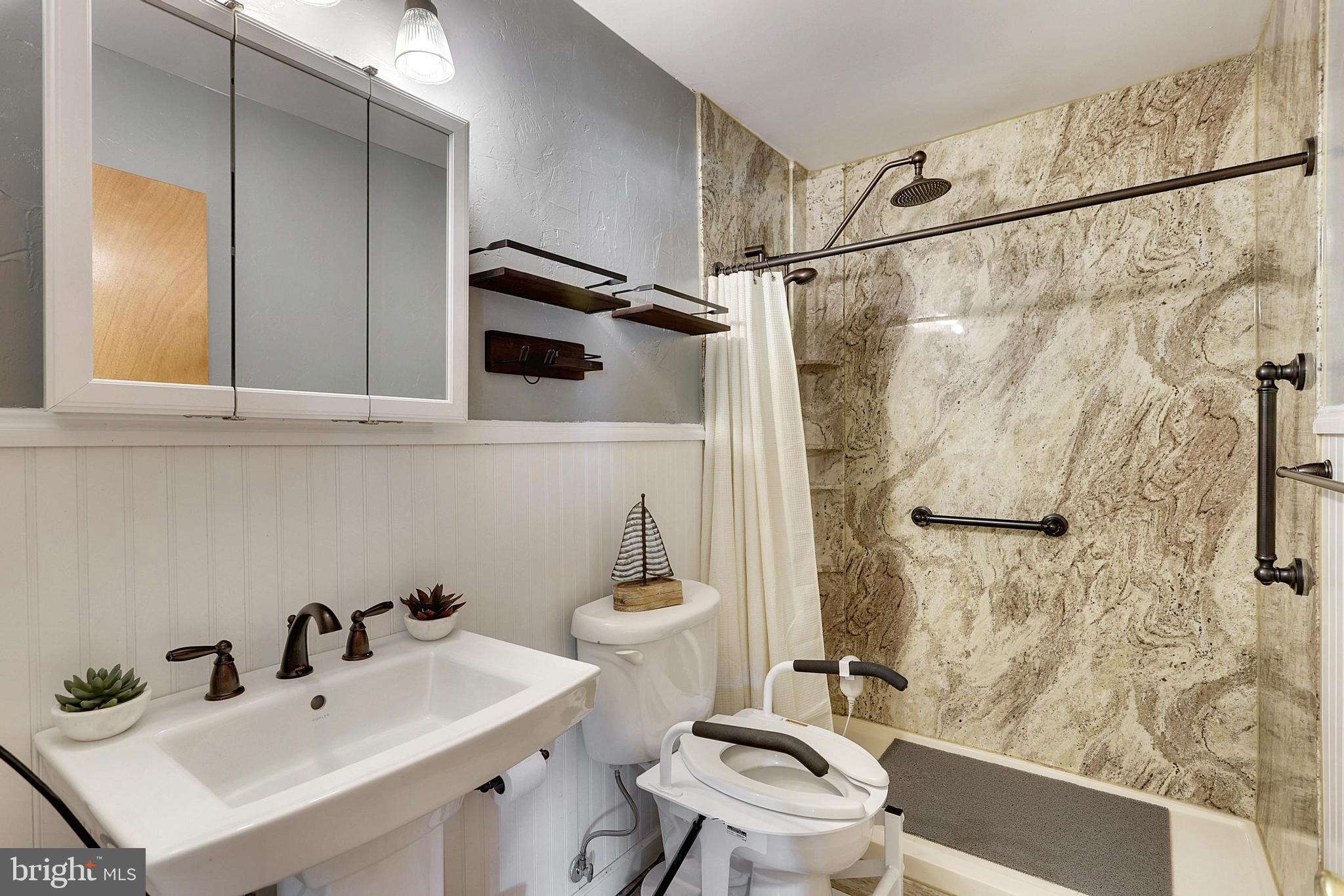 LAKE MEADE - Residential