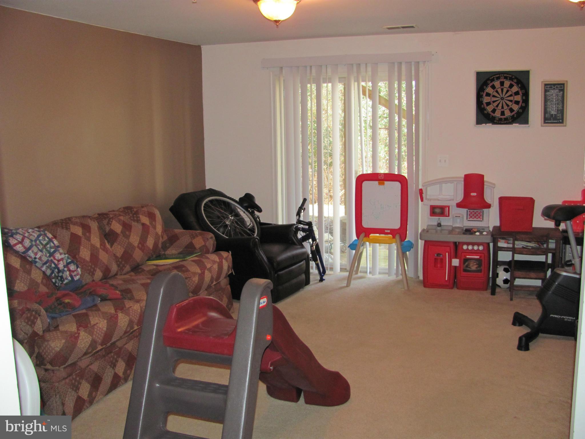 ASPEN WOODS - Residential Lease