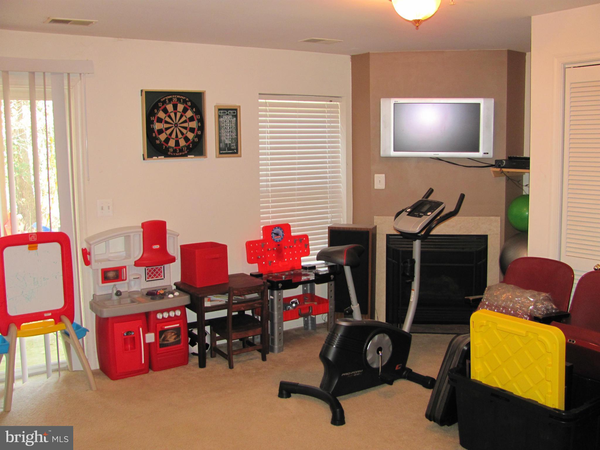 ASPEN WOODS - Residential Lease