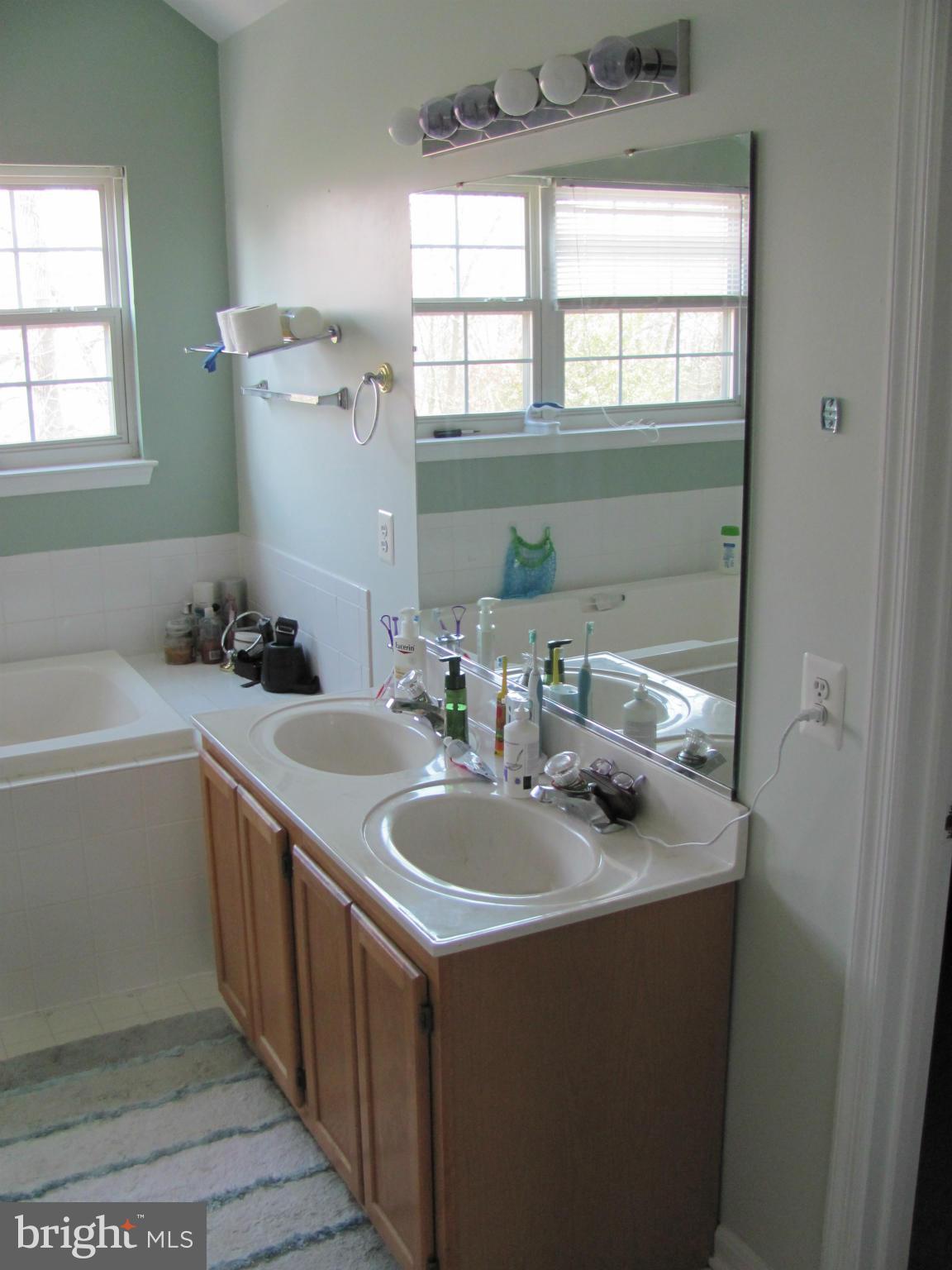 ASPEN WOODS - Residential Lease