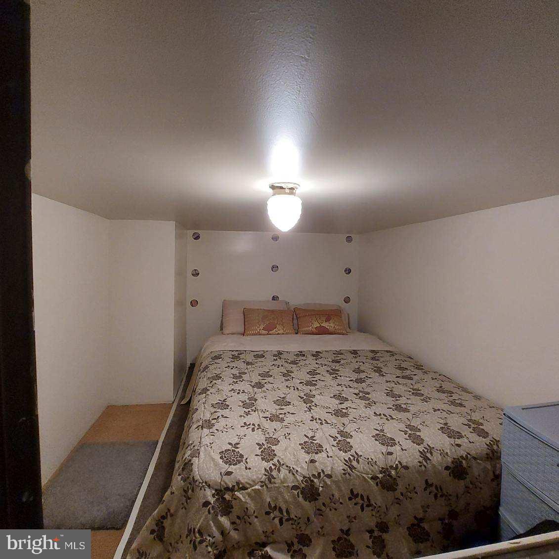 ROYAL ACRES - Residential