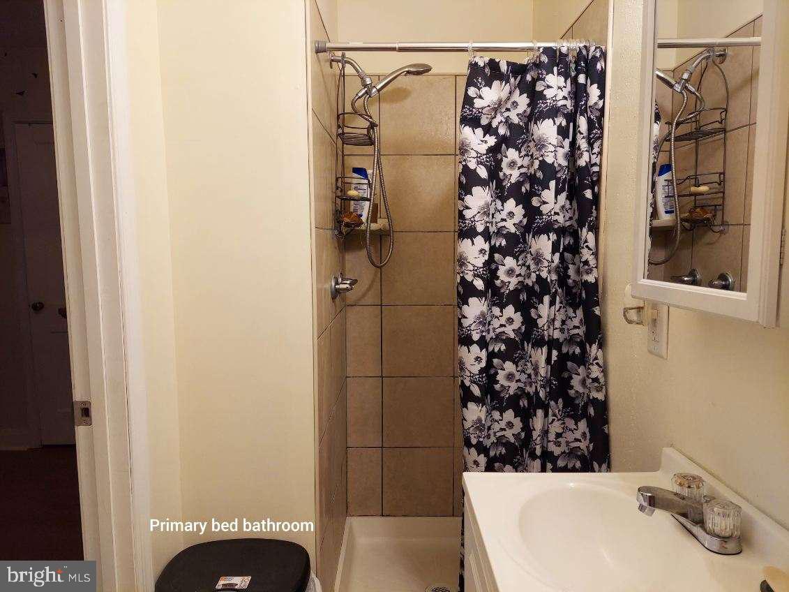 ROYAL ACRES - Residential