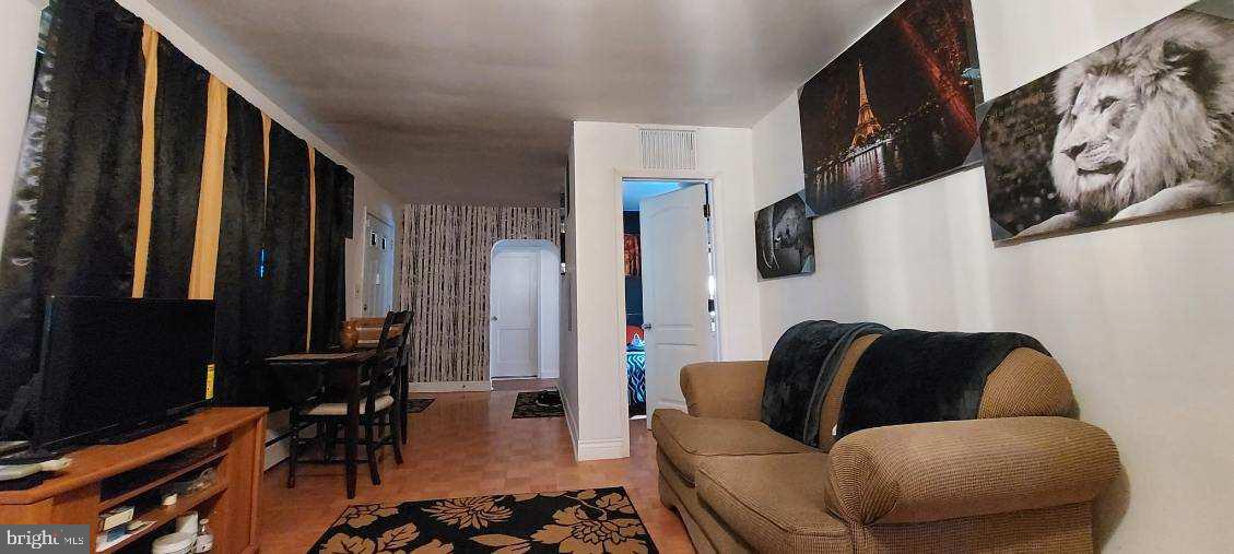 ROYAL ACRES - Residential